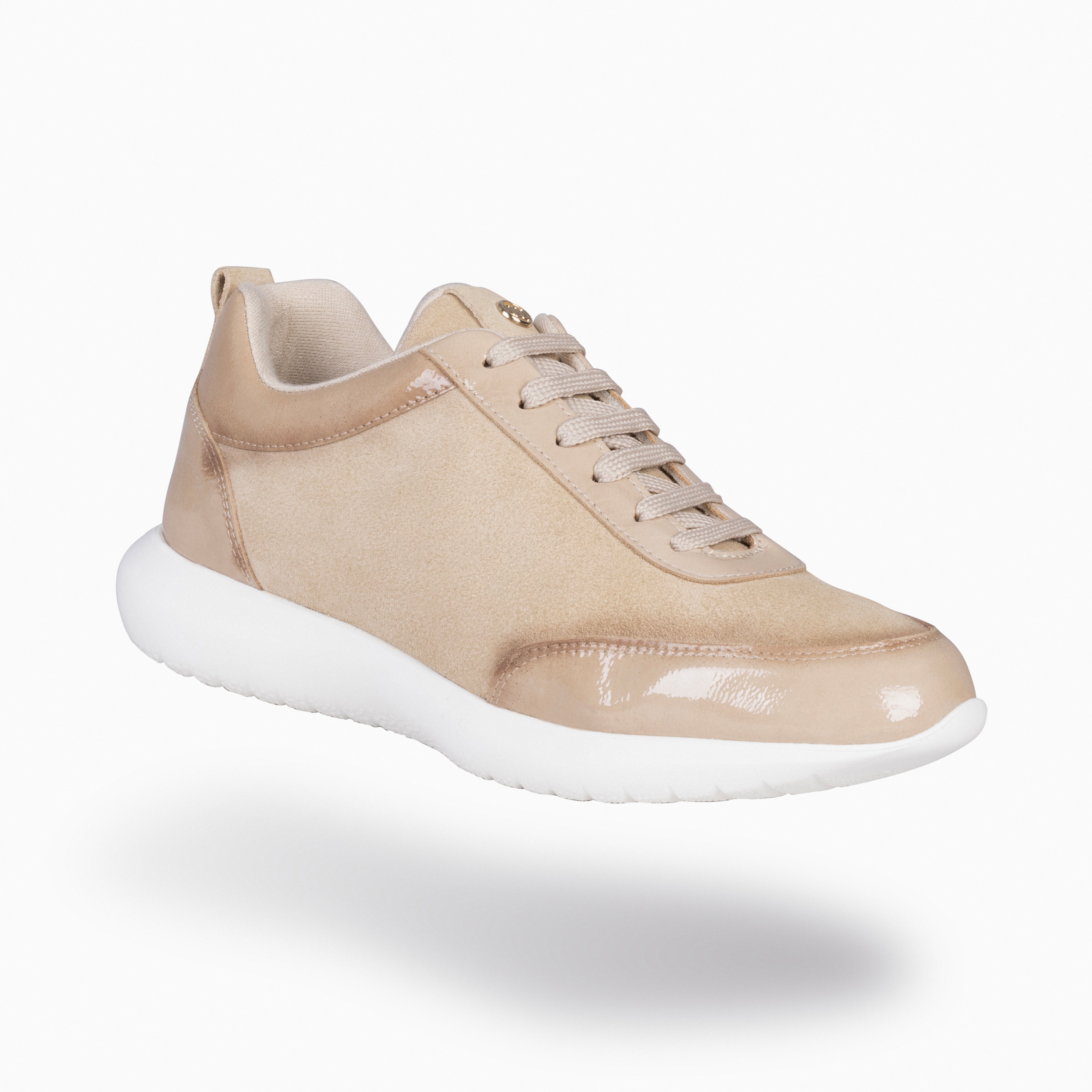 LOIRA - Zapatillas de Serraje BEIGE con Charol difuminado