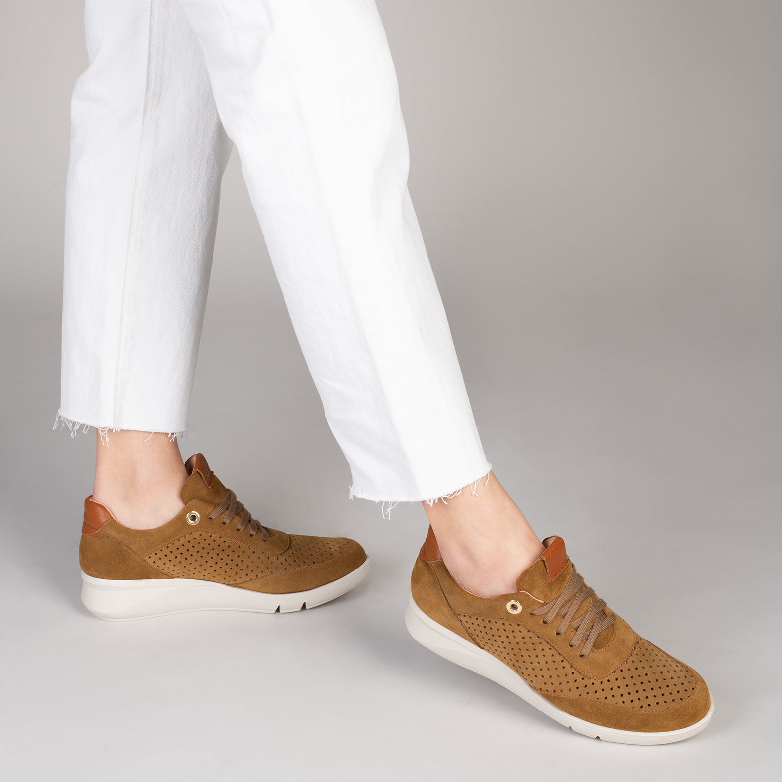 SPORT BLUCHER – CAMEL sneakers with wedge