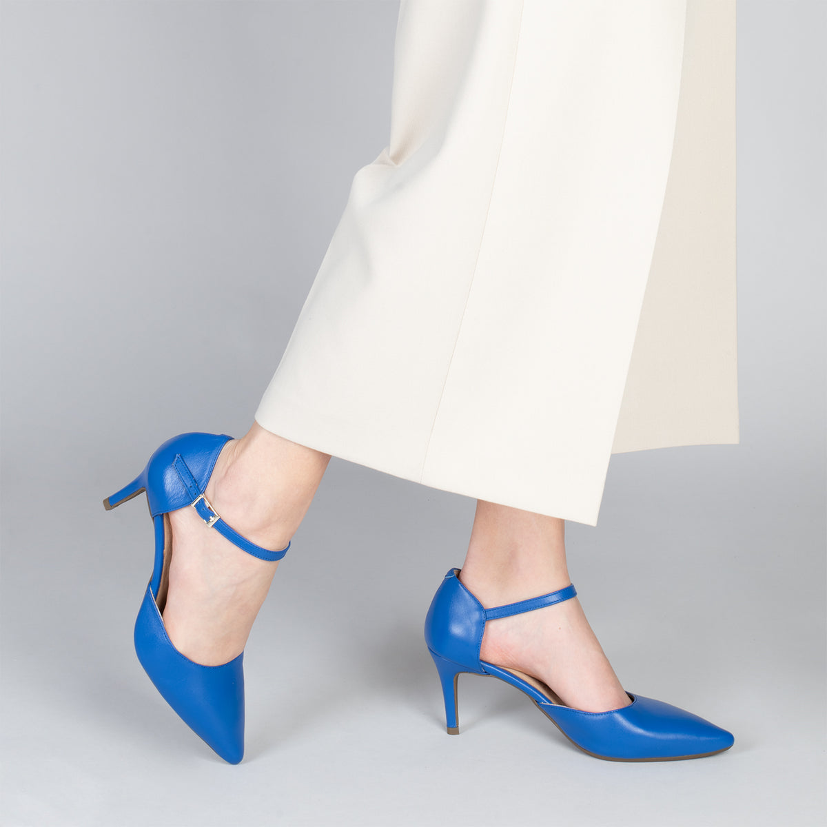 DONNA – ELECTRIC BLUE comfortable party pumps