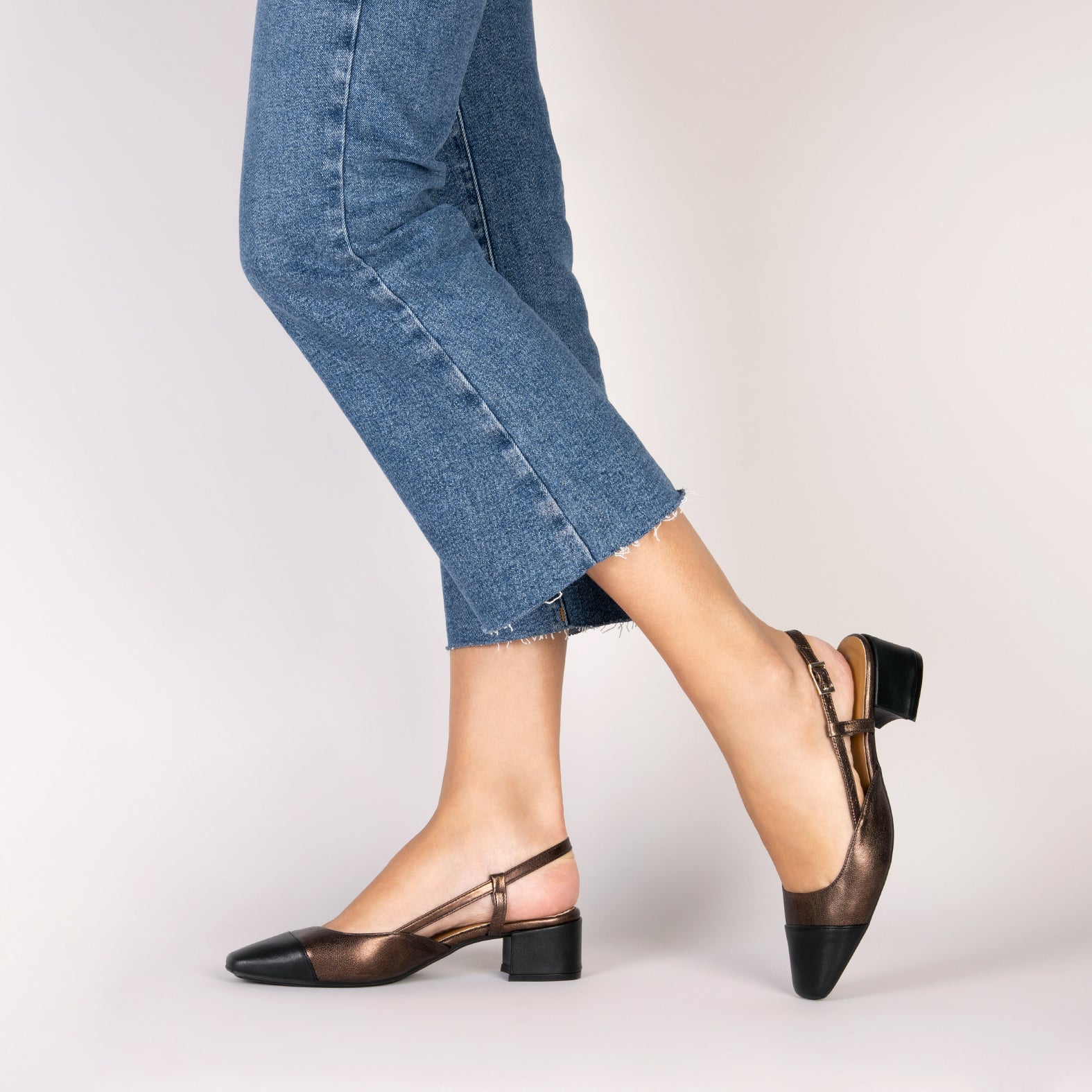 AUDREY - Manoletinas COBRE destalonadas Bicolor con tacón NEGRO