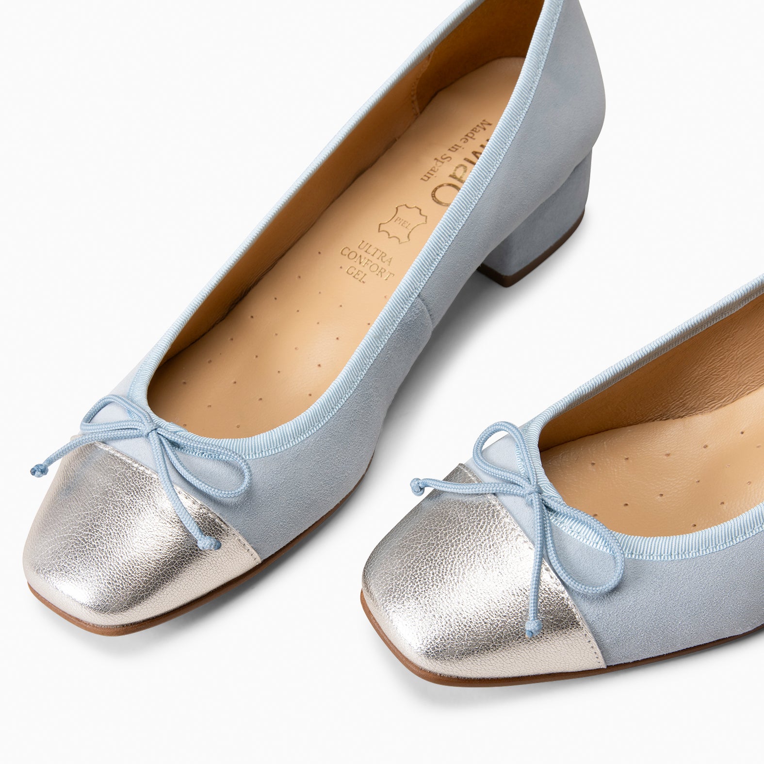 GLAMOUR - BLUE LIGHT BALLERINA WITH LOW HEEL