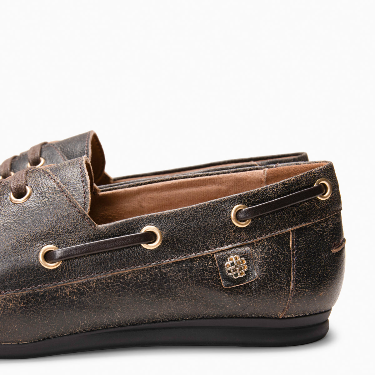 COLLINS - Chaussures bateau en cuir craquelé MARRON