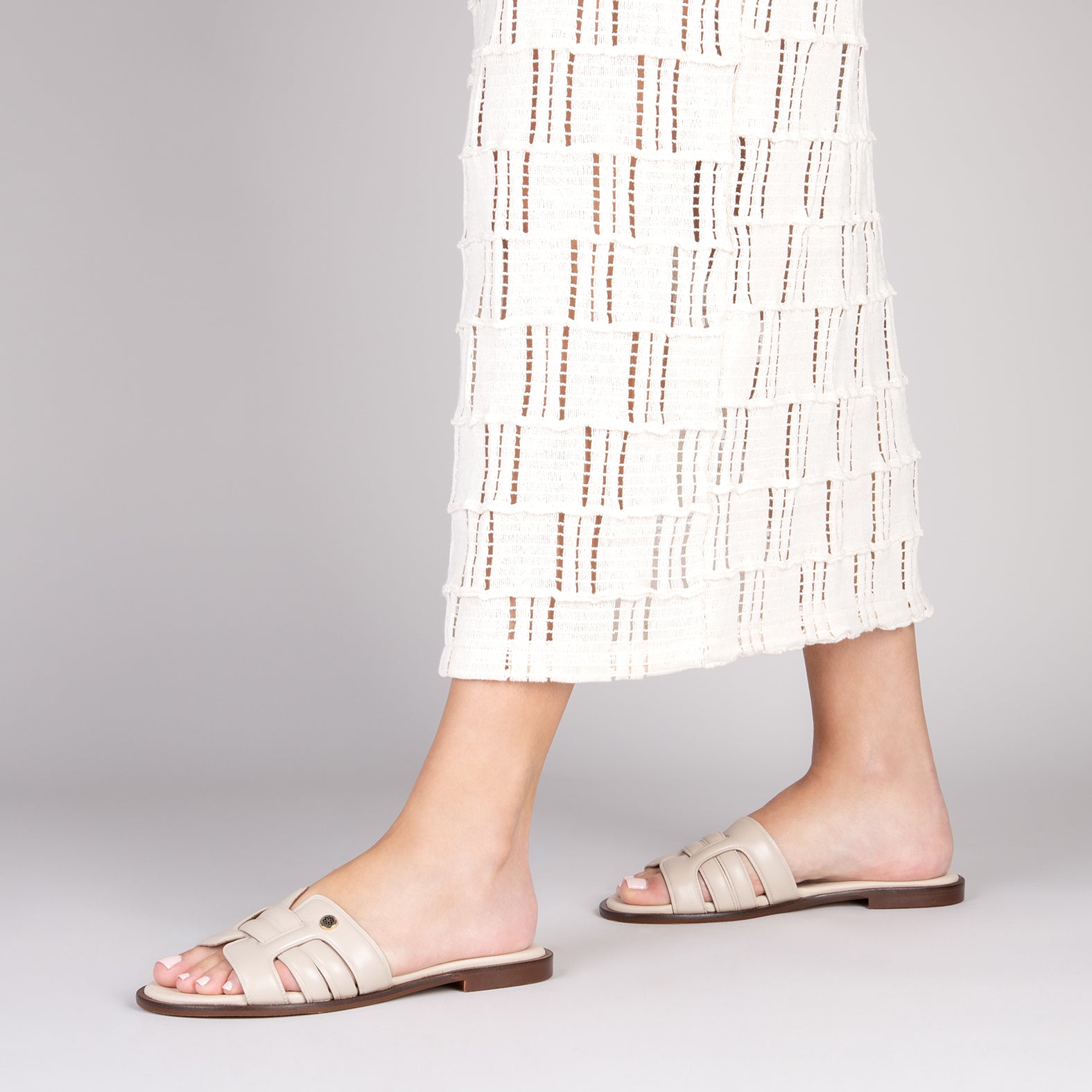 MENFIS – Claquettes pour femme en cuir BEIGE