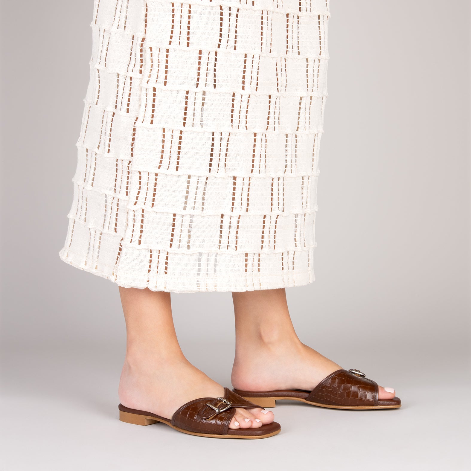 NAIROBI – BROWN Women’s low sandals