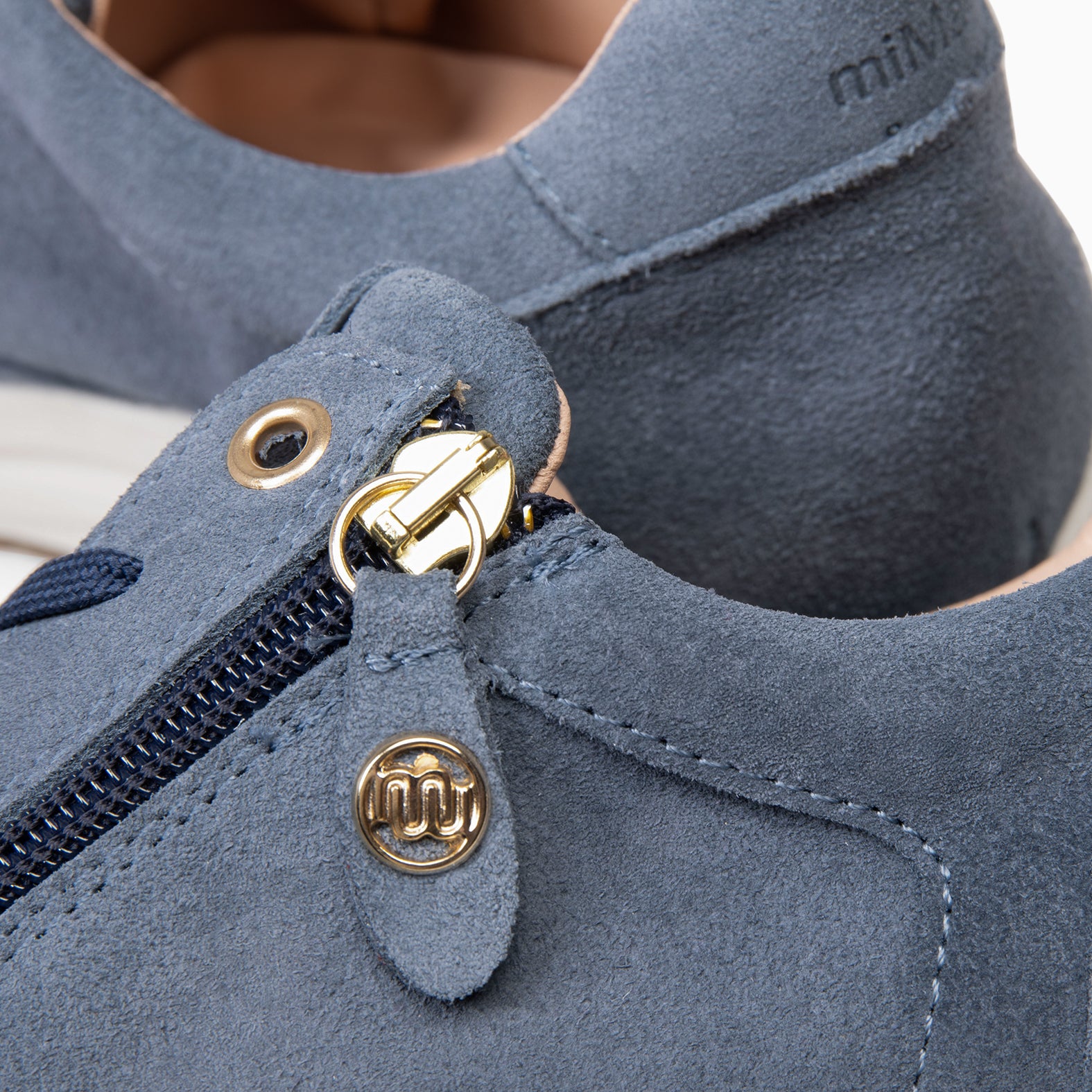 ARLES – Baskets à talon compensé en daim BLEU