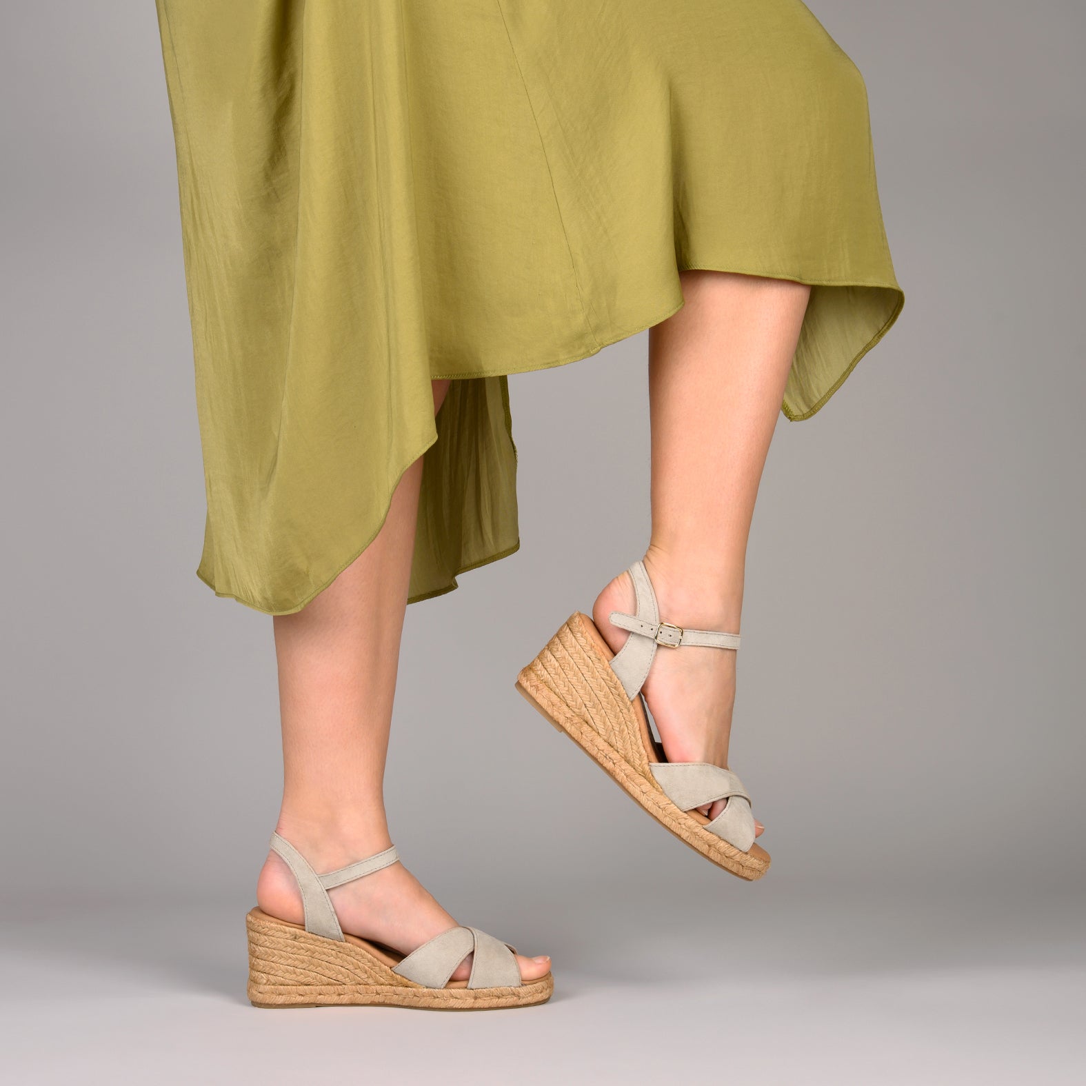 CALPE – Cuñas de Esparto artesanal con tiras y hebilla BEIGE