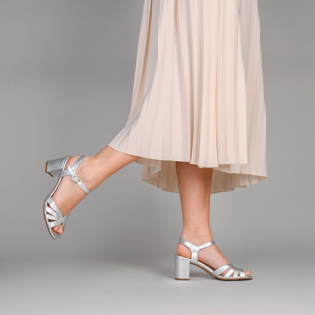 MUSA – Sandalias de Tacón ancho PLATA