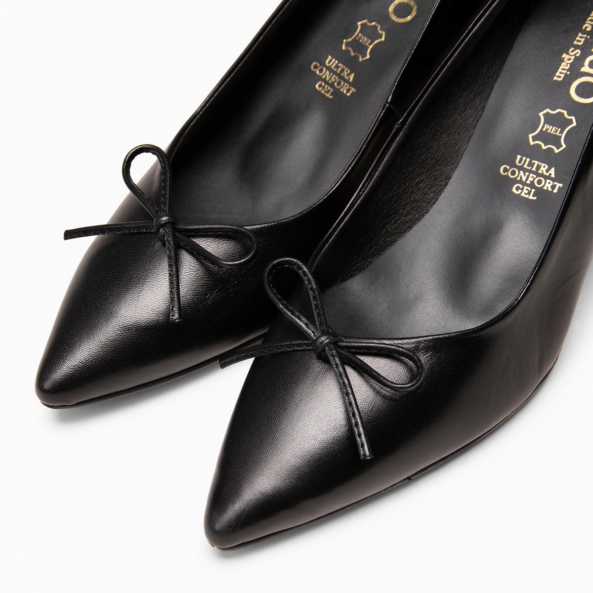 MONI - ZWART Leren pumps met dunne hak en strik