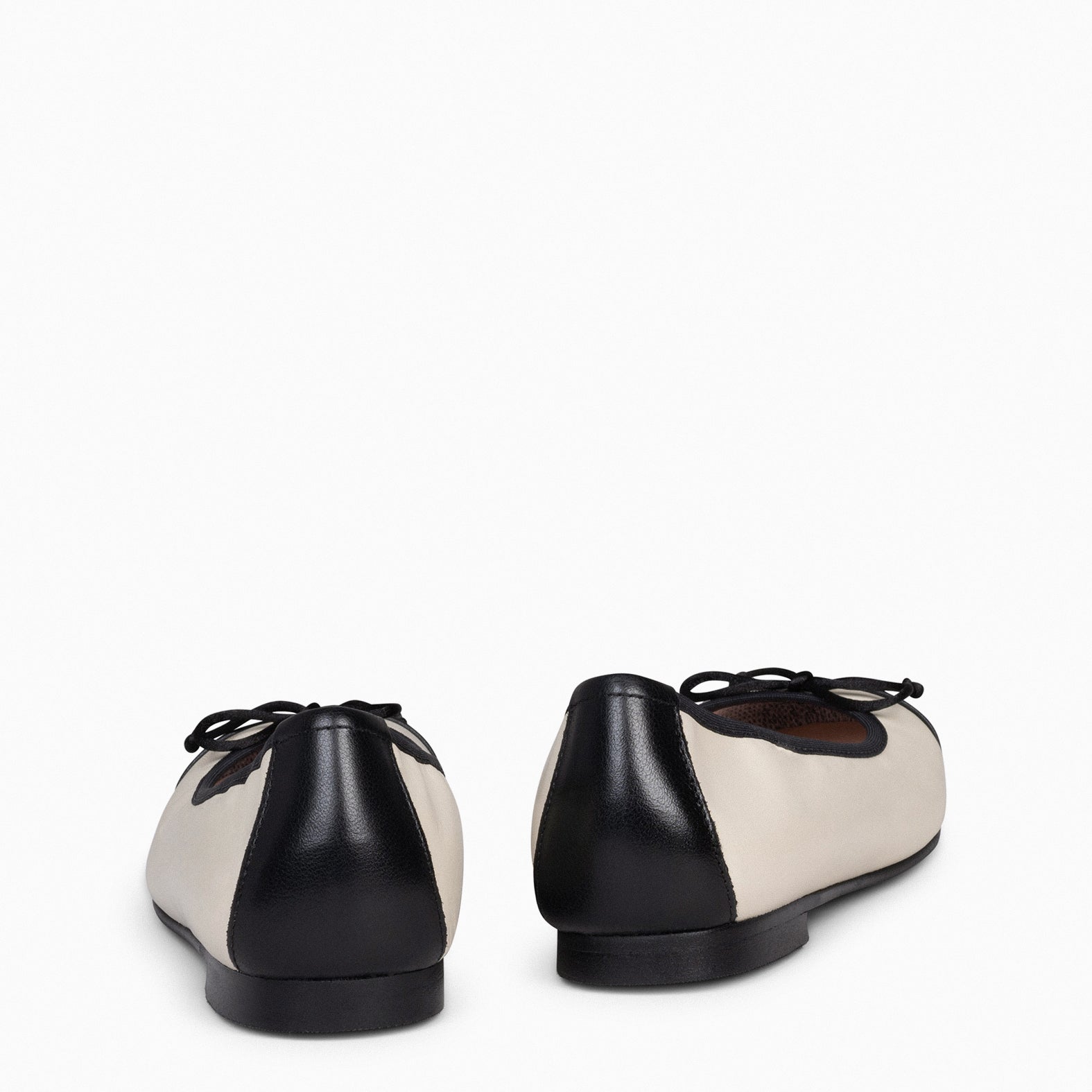NICOLLE – Bailarina plana con puntera BEIGE