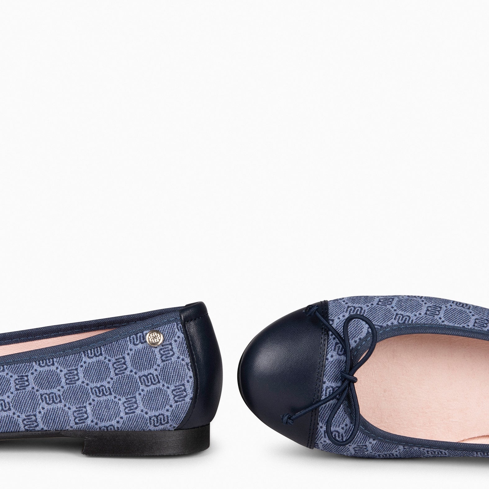 VICTORIA – NAVY BALLERINA WITH LACE