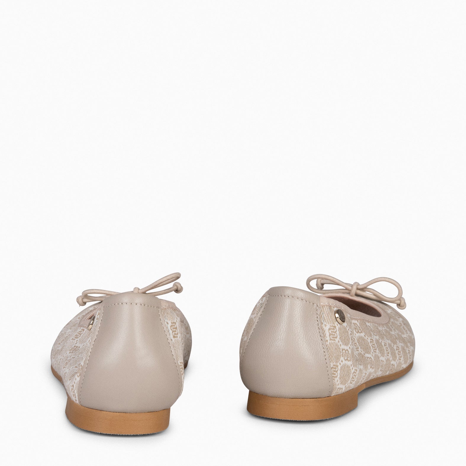 VICTORIA – TAUPE BALLERINA WITH LACE