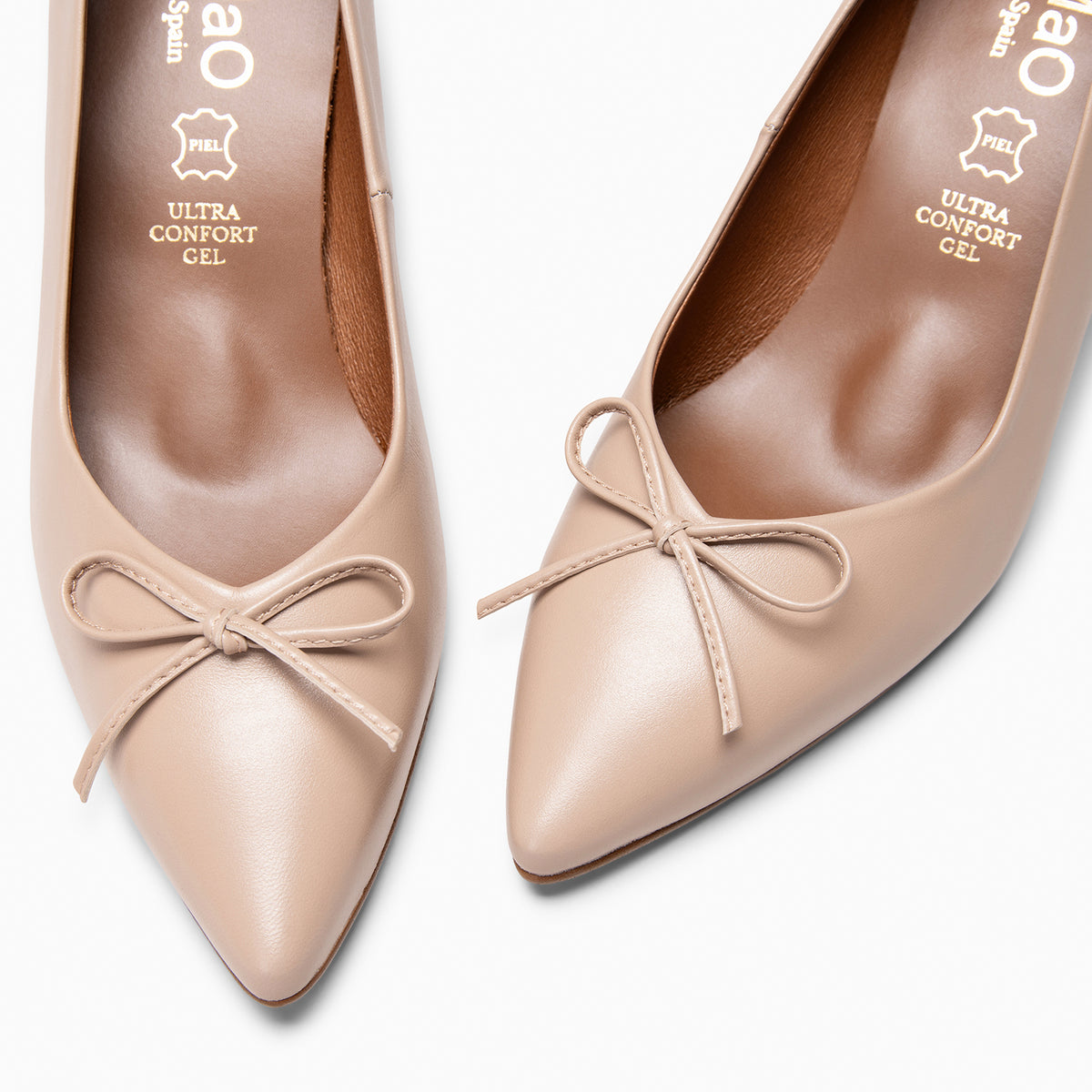 MONI - TAUPE Leren pumps met dunne hak en strik