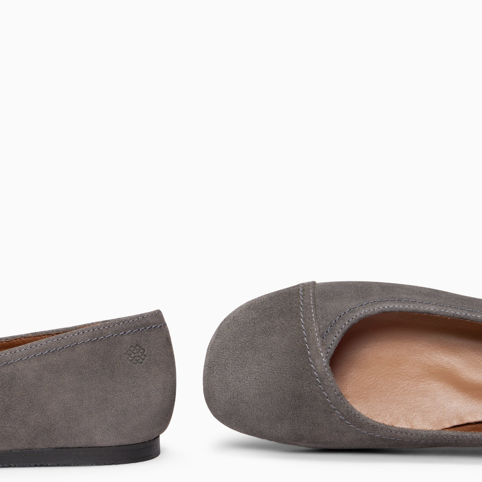 PLUMA - Bailarina baresoft de serraje en GRIS