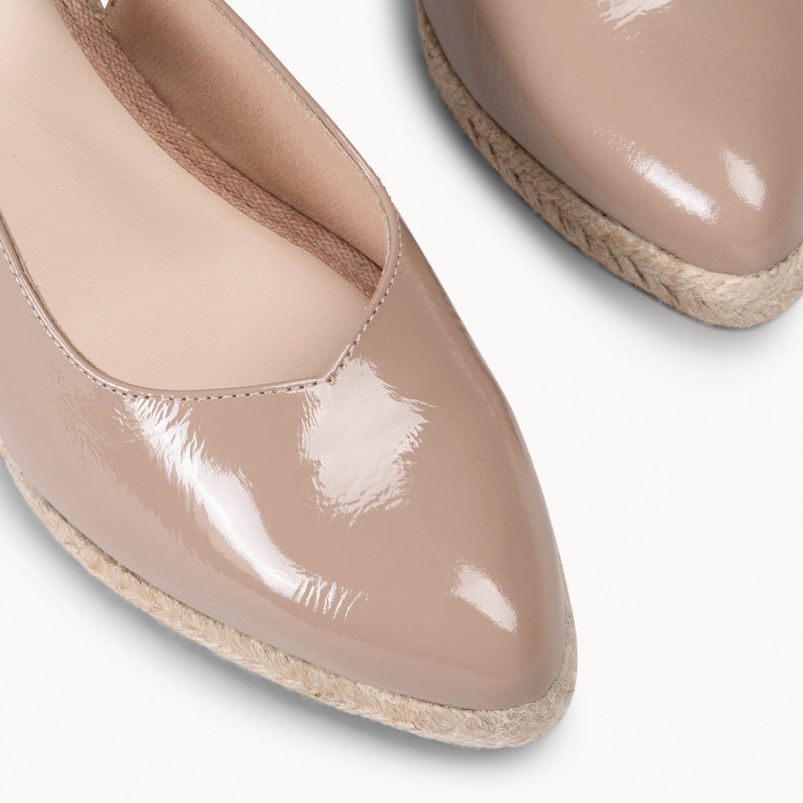 ALBA - CUÑA NUDE DE YUTE PULIDO DE PIEL