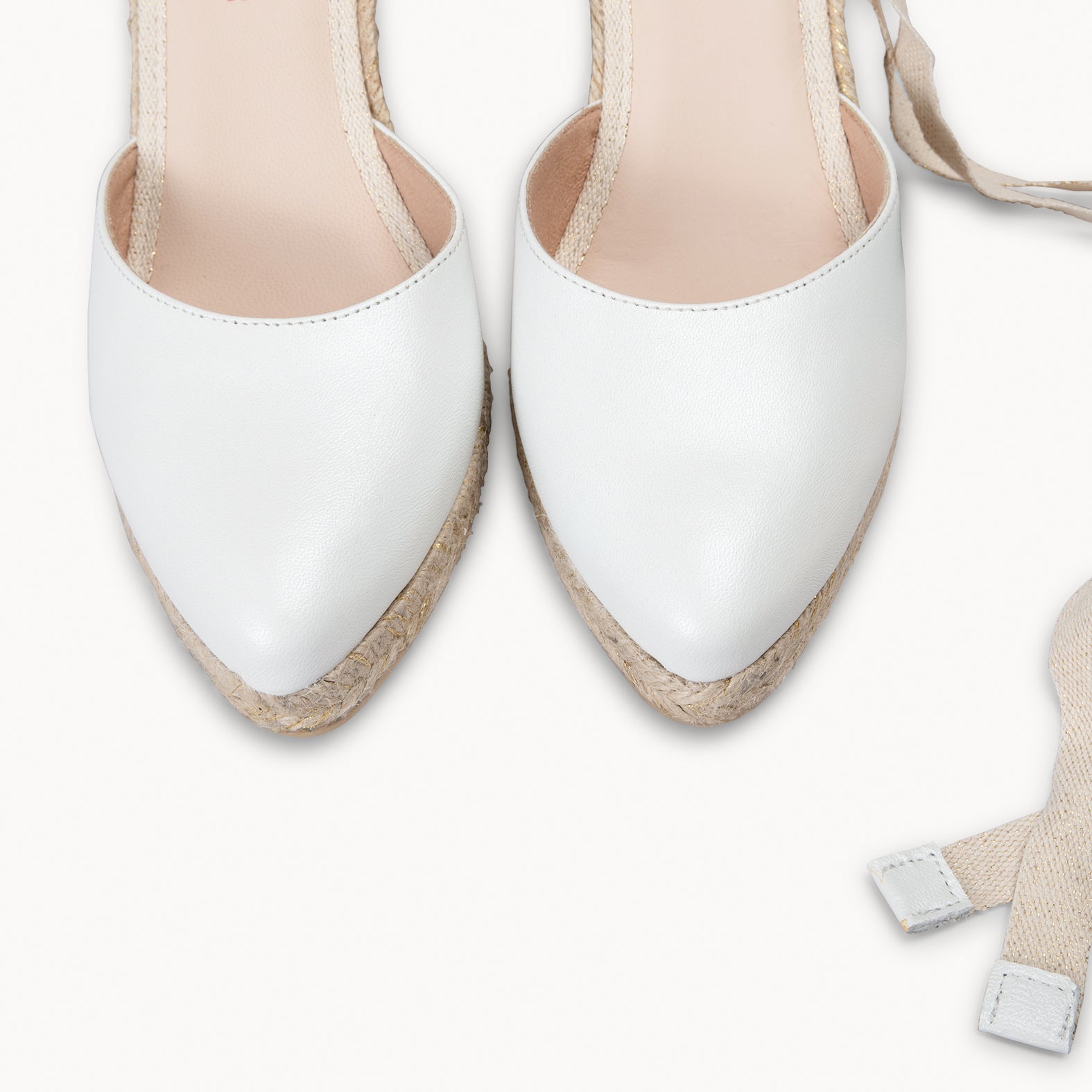 LEONOR - CUÑA NÁCAR DE PIEL CON CINTAS