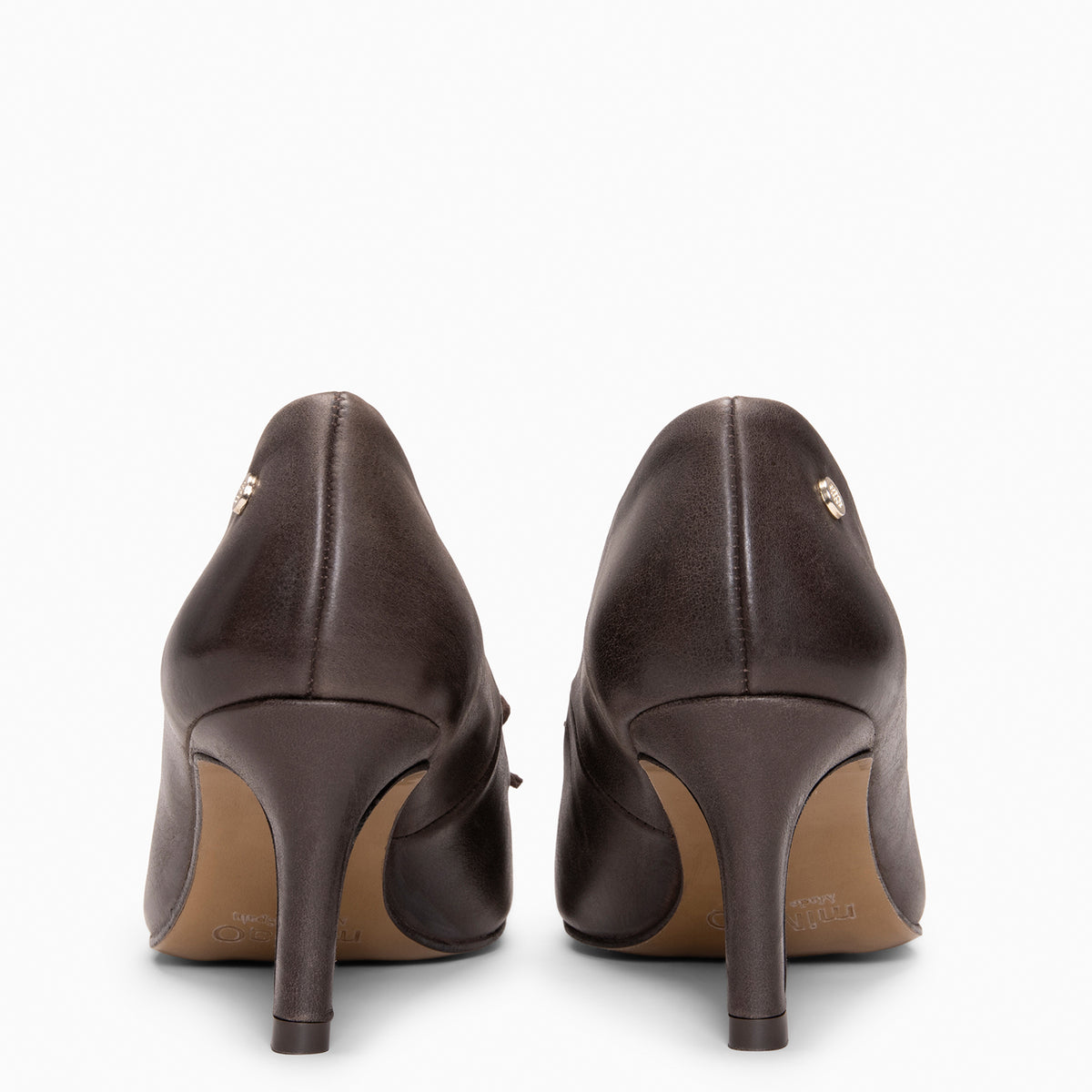 MONI - BRUIN Leren pumps met dunne hak en strik