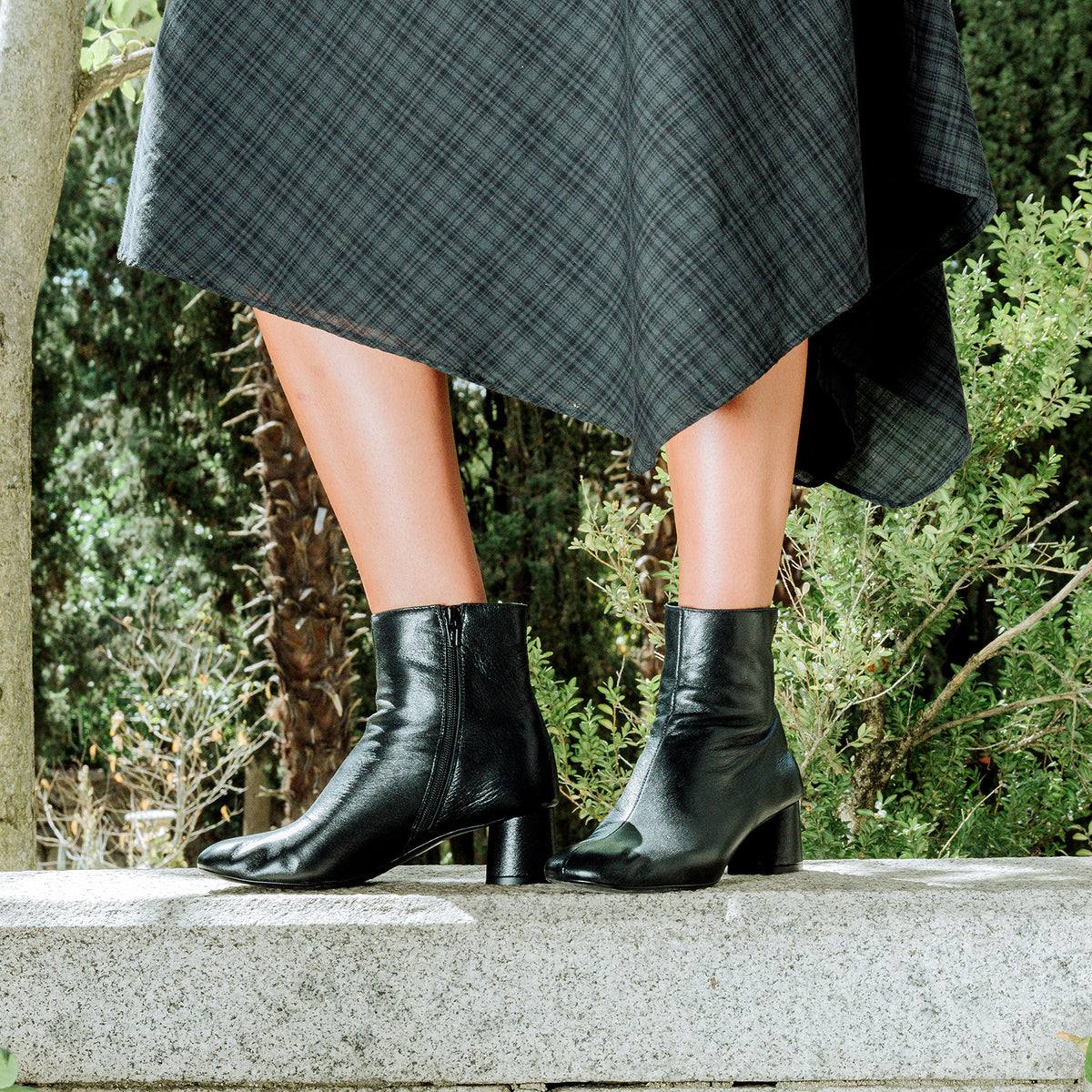 RUBI - BLACK Leather ankle boots