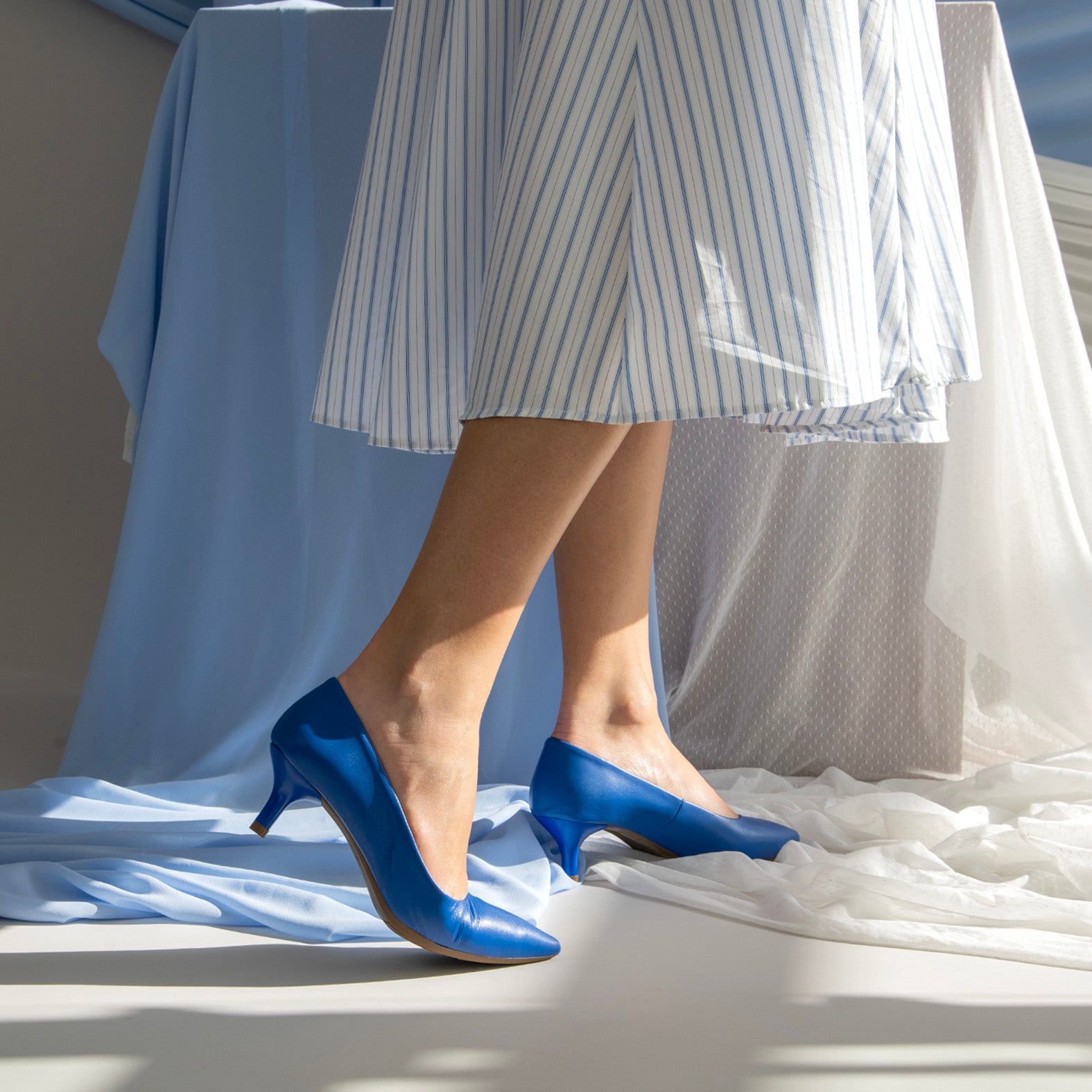 URBAN KITTEN – BLUE NAPPA LEATHER KITTEN HEELS