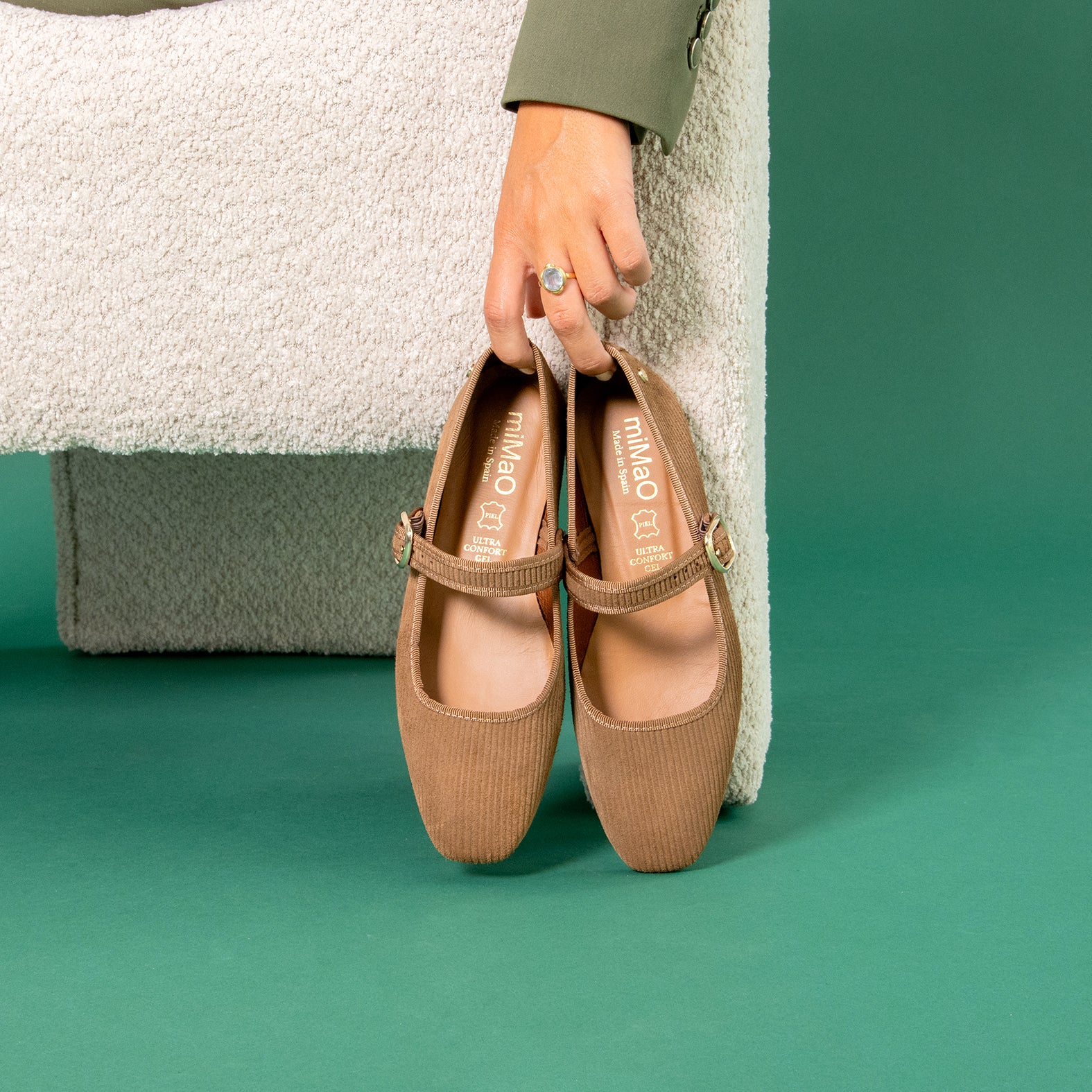 LARA - Merceditas con tira de serraje efecto pana TAUPE