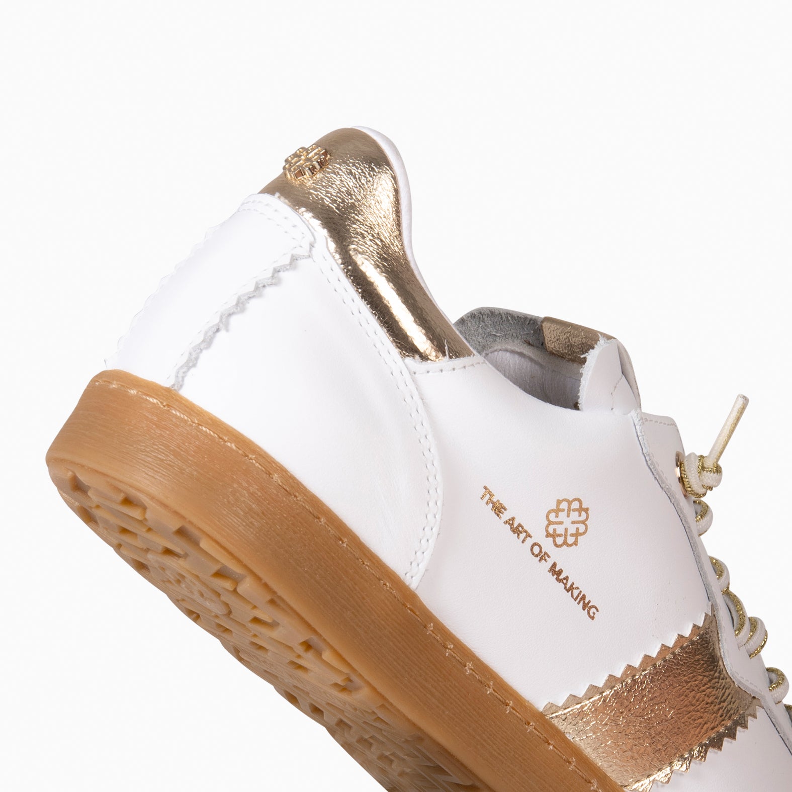 STÜDIO 01 – Baskets pour femme en daim BLANC et OR