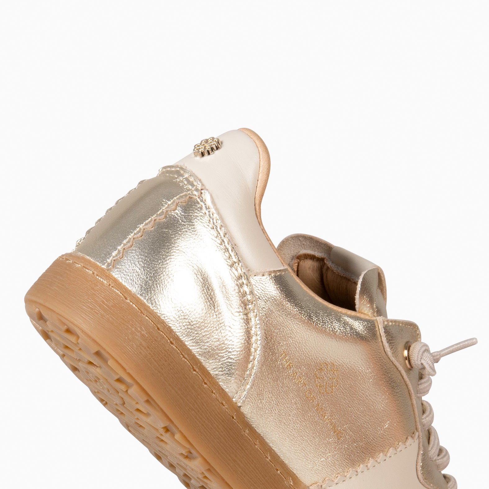 STÜDIO 01 - GOLDEN SNEAKERS