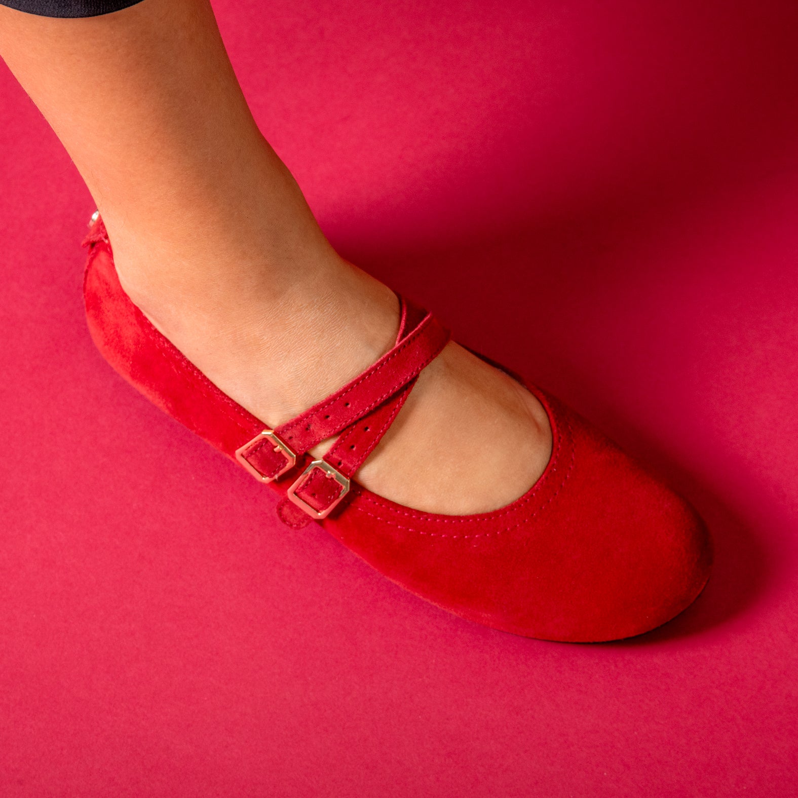 AMAPOLA - Mary Jane à lanières croisées en daim BORDEAUX