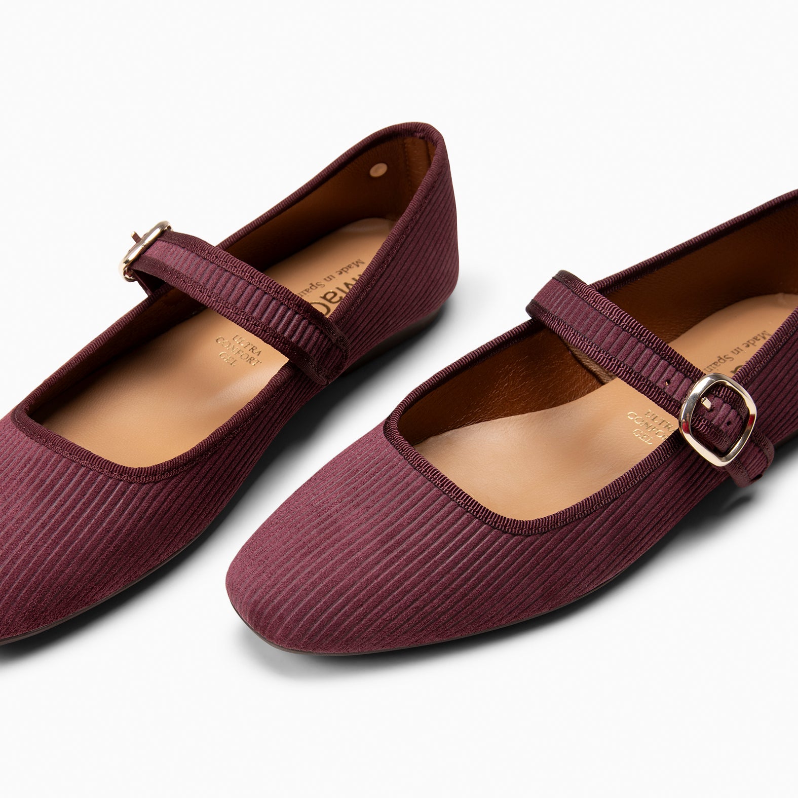 LARA - Merceditas con tira de serraje efecto pana BURDEOS