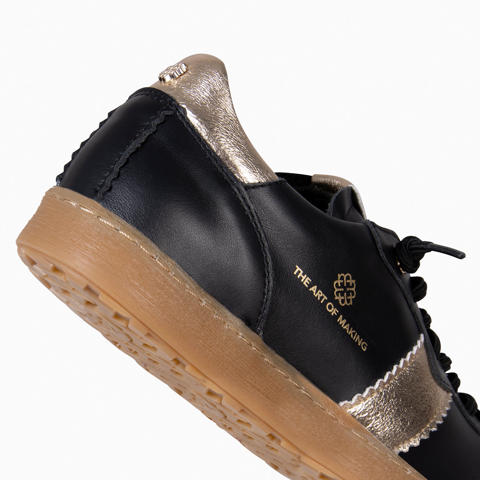 STÜDIO 01 - DEPORTIVOS NEGRO - miMaO ®