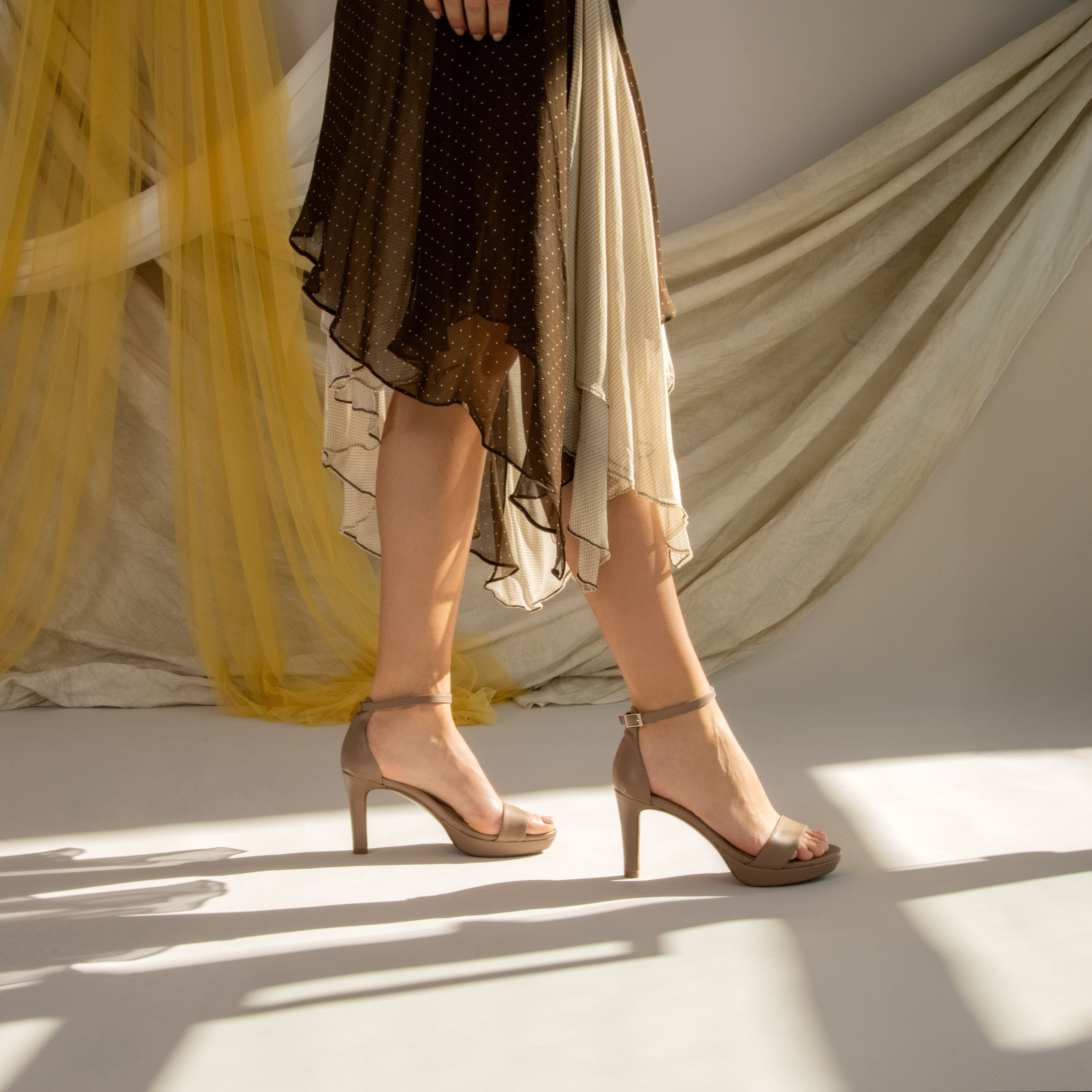 FIESTA - Sandalias de tacón alto y plataforma TAUPE