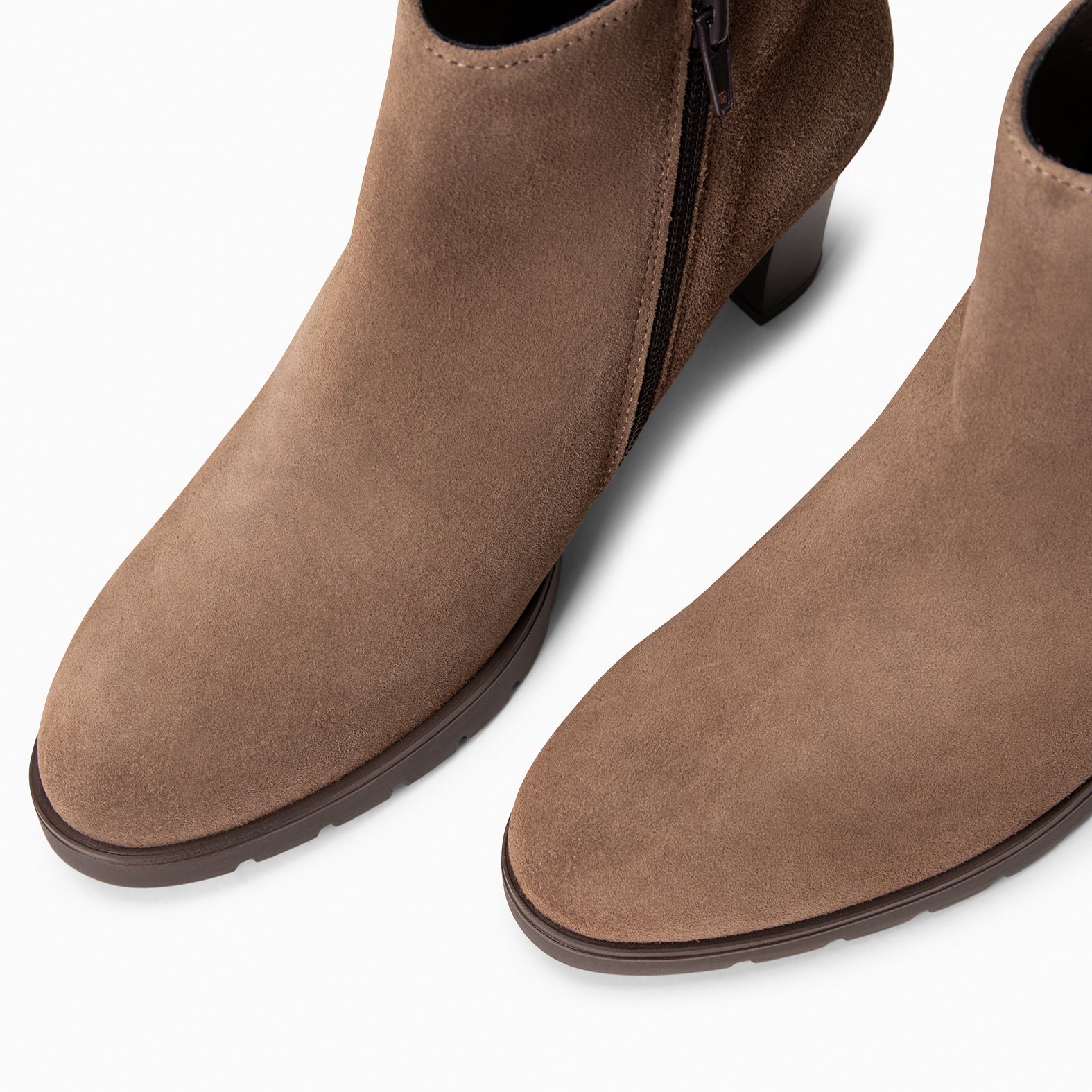 PRAGA - Botines TAUPE con tacón