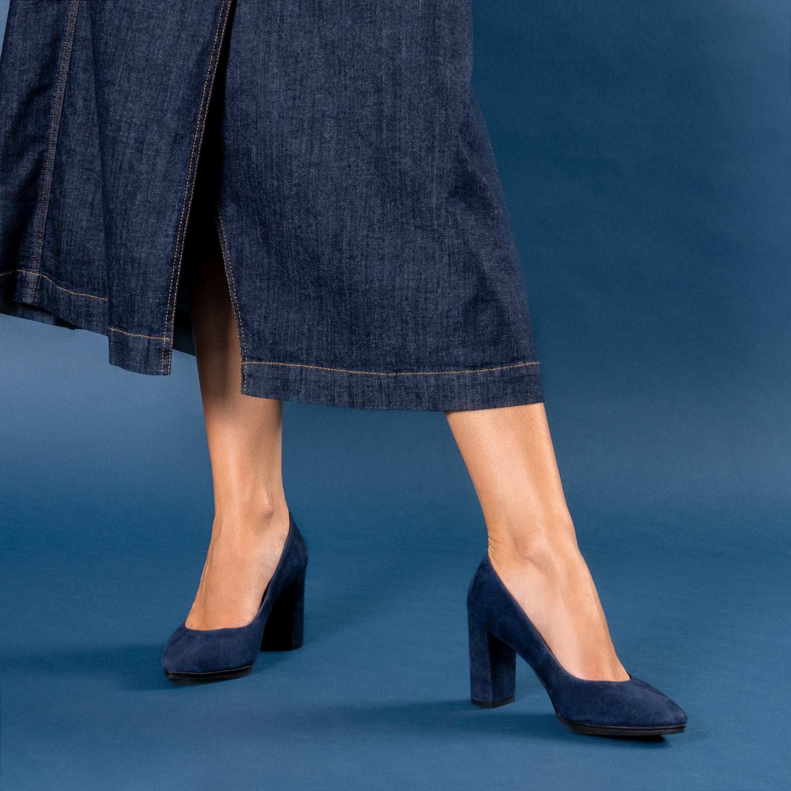 URBAN - Zapatos de tacón alto de ante en AZUL MARINO