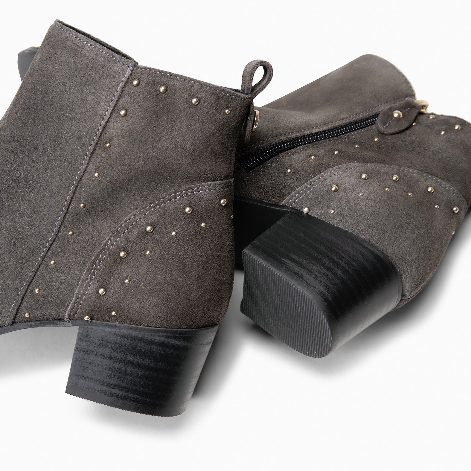 DUSTY – Botines de serraje con tachas GRIS