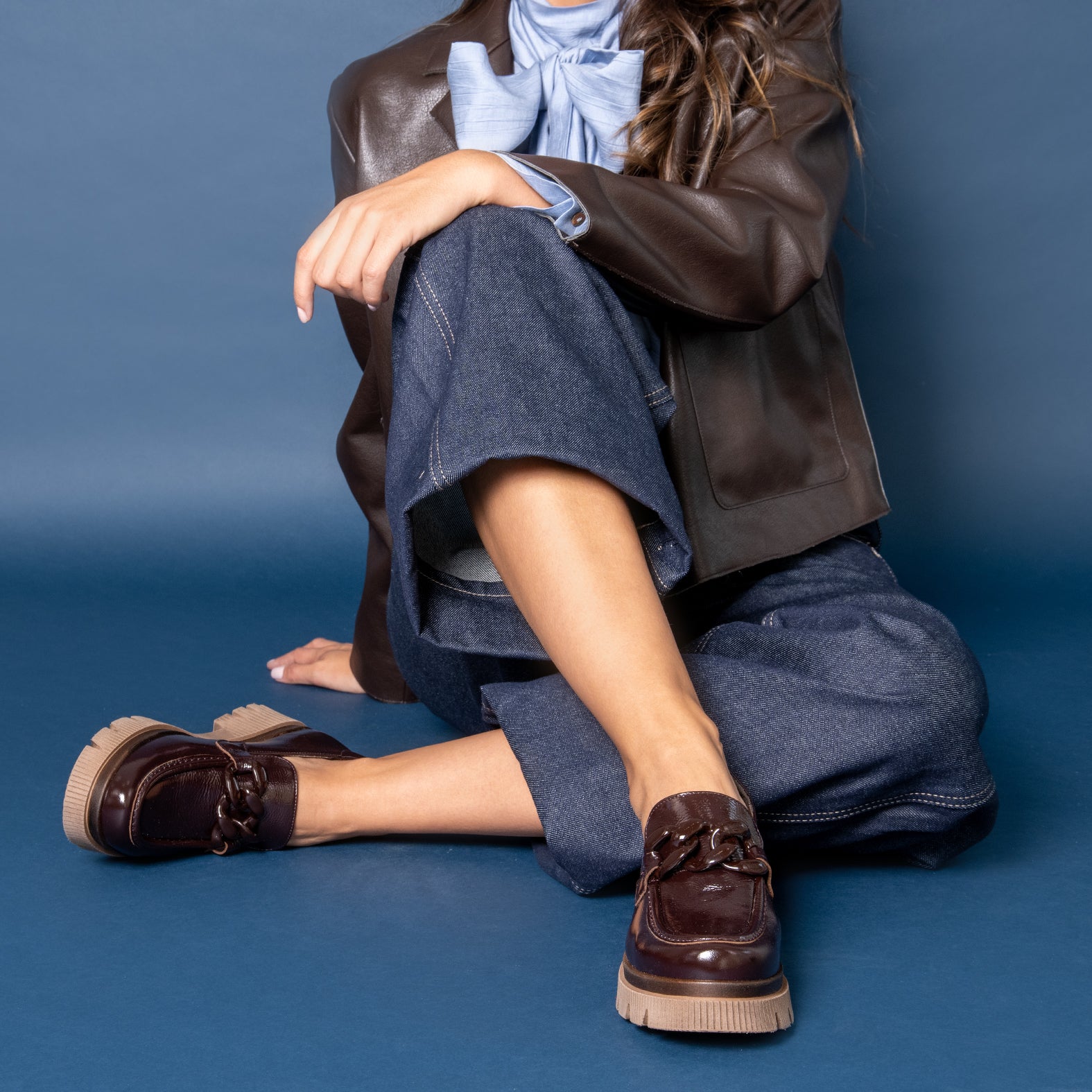 LOLA - Mocasín MARRÓN con suela track