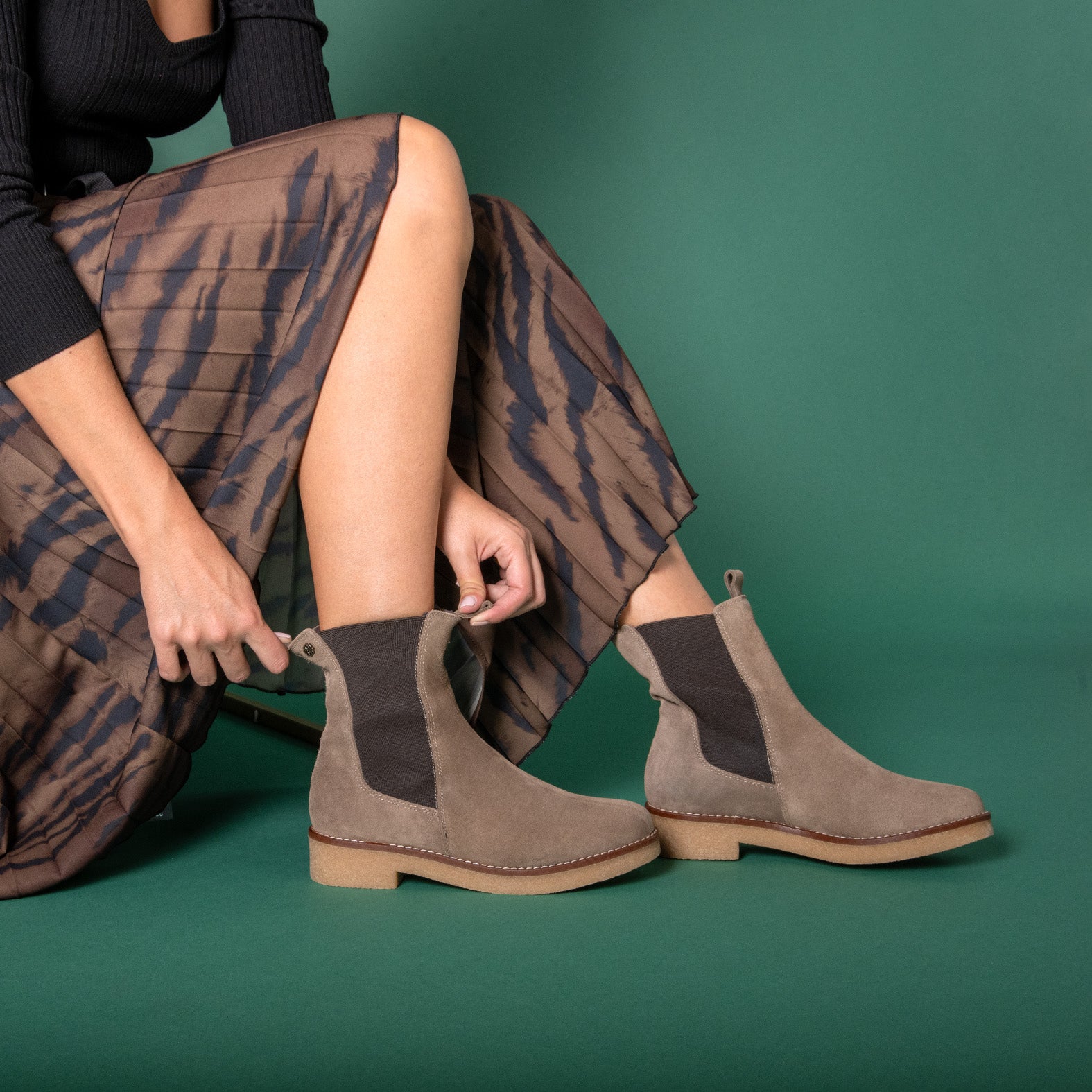 PORTLAND – Botines Chelsea de piel TAUPE