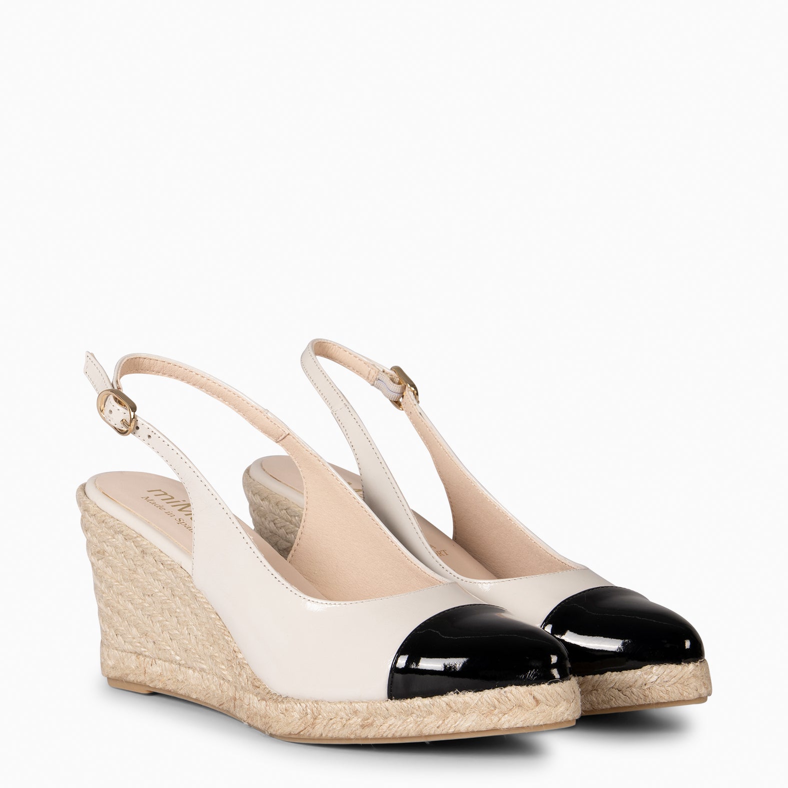 BIARRITZ - CUÑA DE ESPARTO BEIGE CON PUNTERA NEGRA DE CHAROL