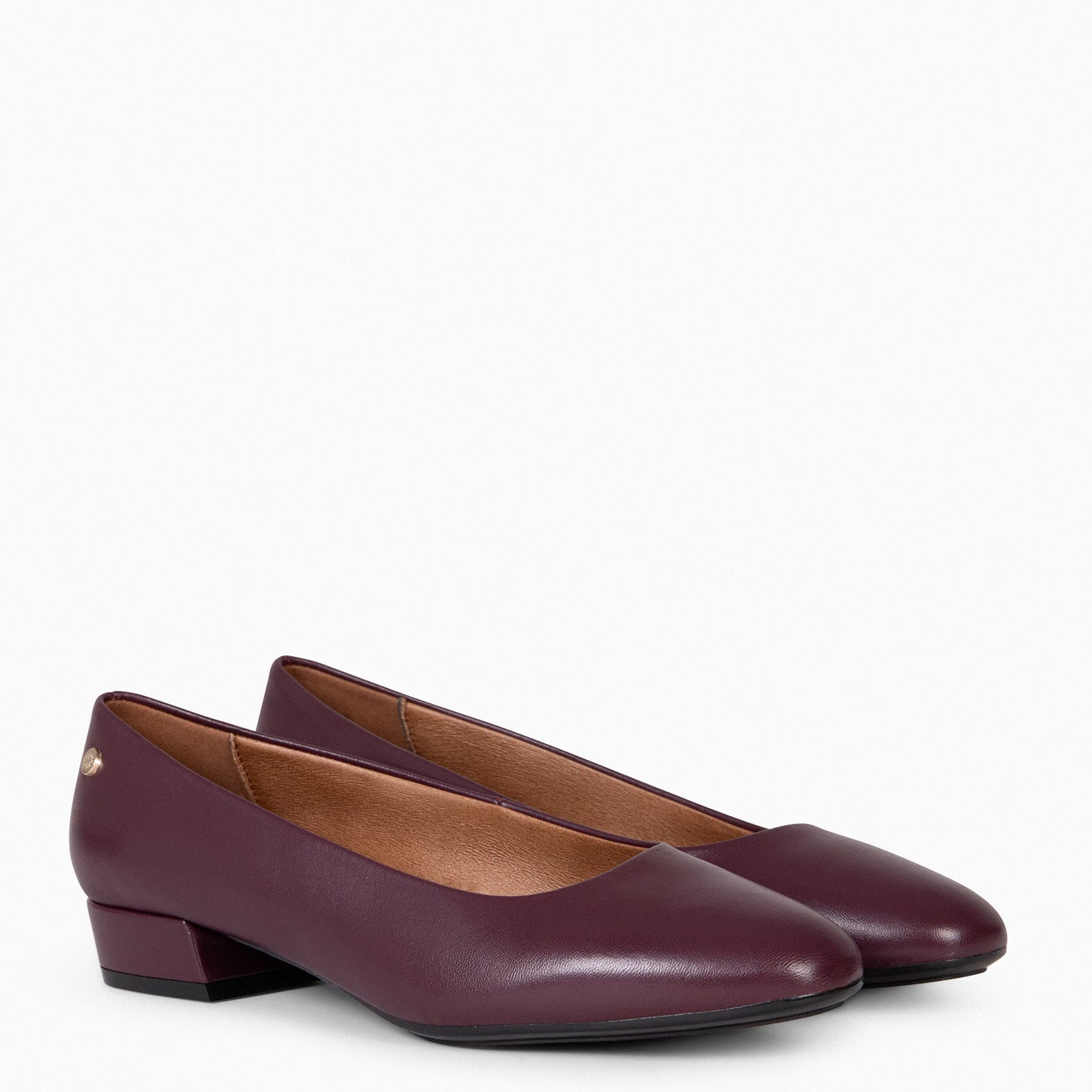URBAN XS – BURGUNDY Low-heeled leather shoe