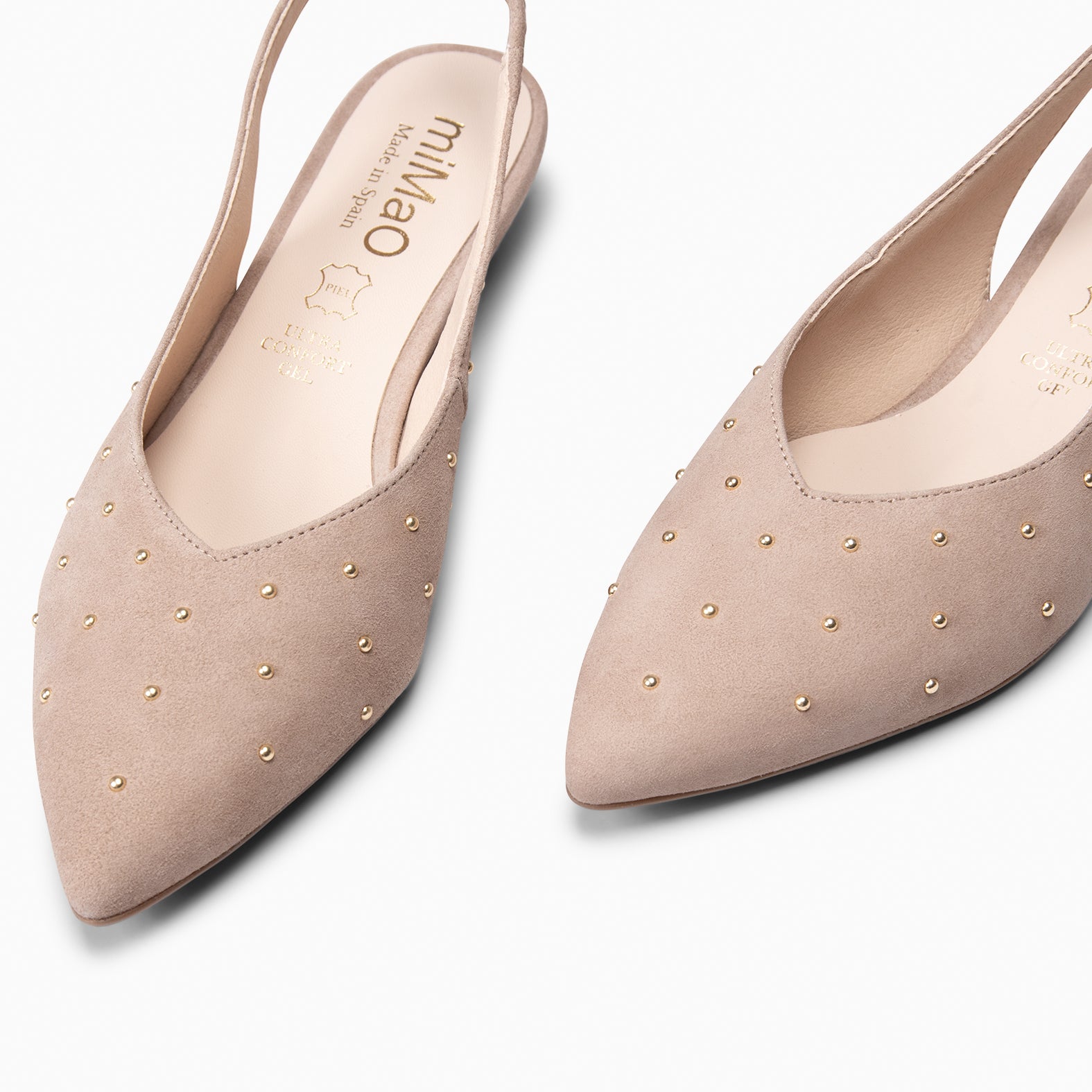 ORION – ZAPATOS BAJOS DESTALONADOS CON TACHAS TAUPE