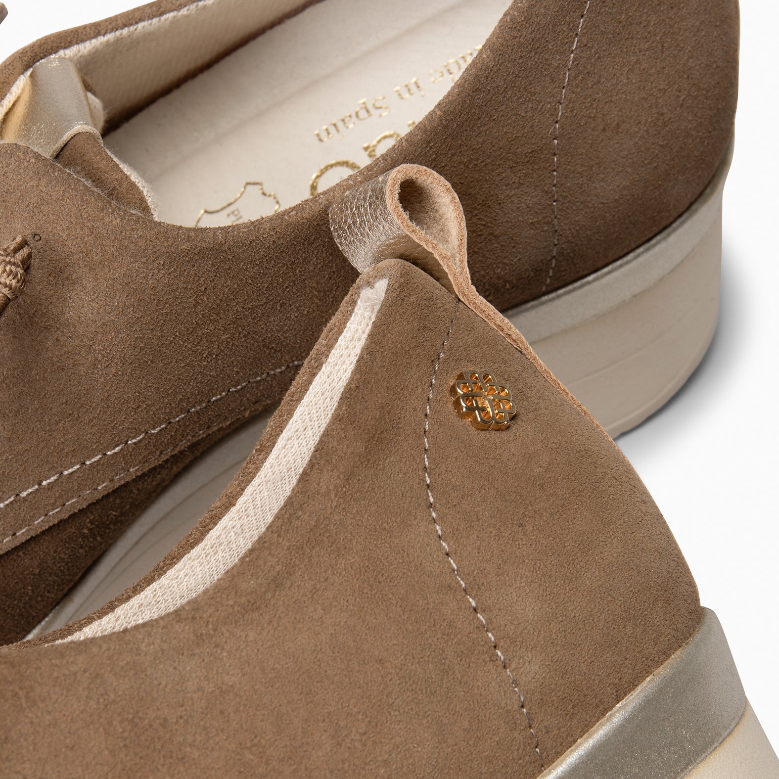 CASSEL - DEPORTIVA CON CUÑA TAUPE