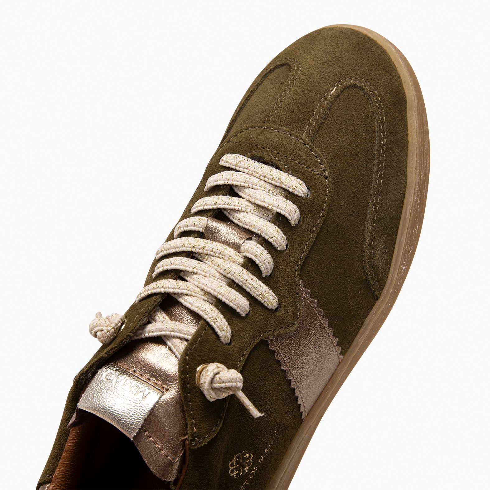 STÜDIO 01 - Deportivos de pana KAQUI