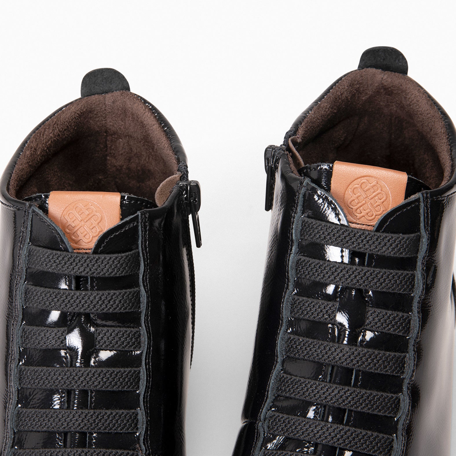 FLEXY - Zapatillas de charol NEGRO abotinadas