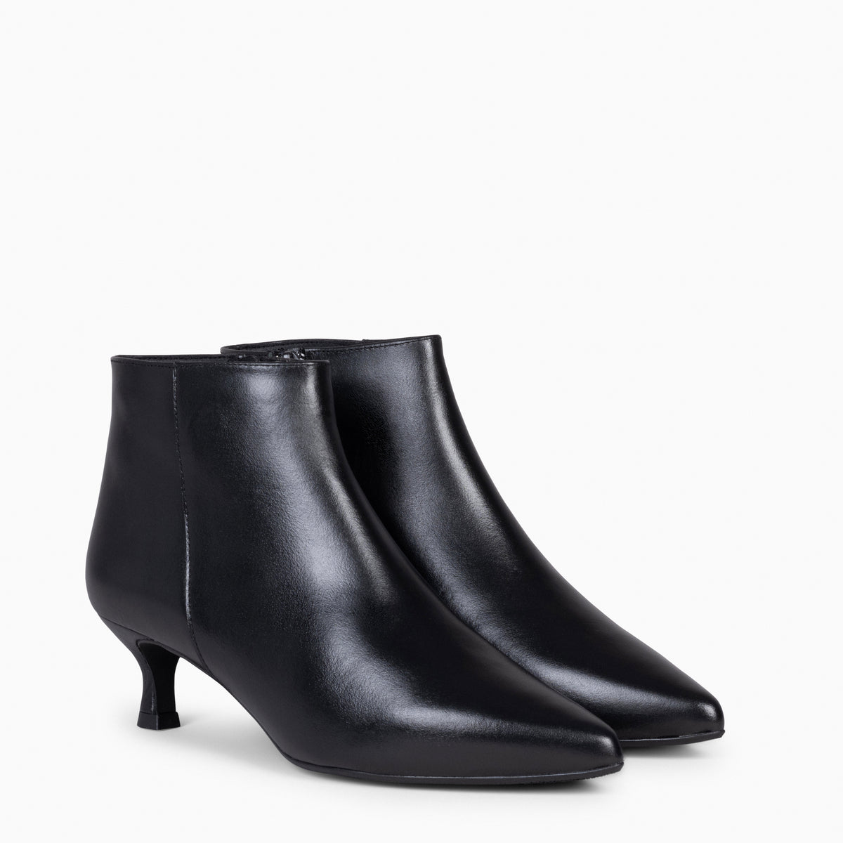 ROYAL NAPA - BLACK Low heel booties