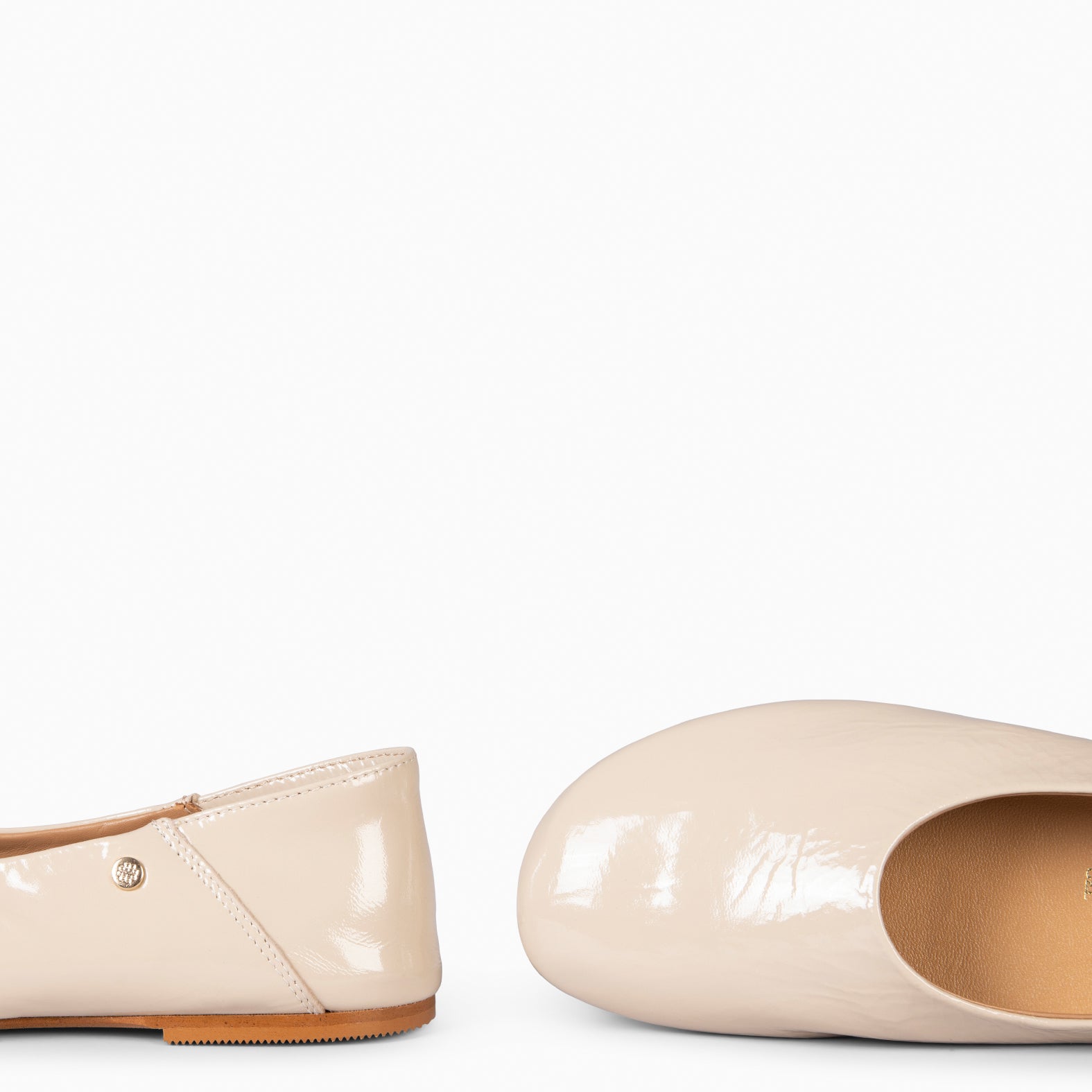 NANUK – Chaussures plates en cuir BEIGE