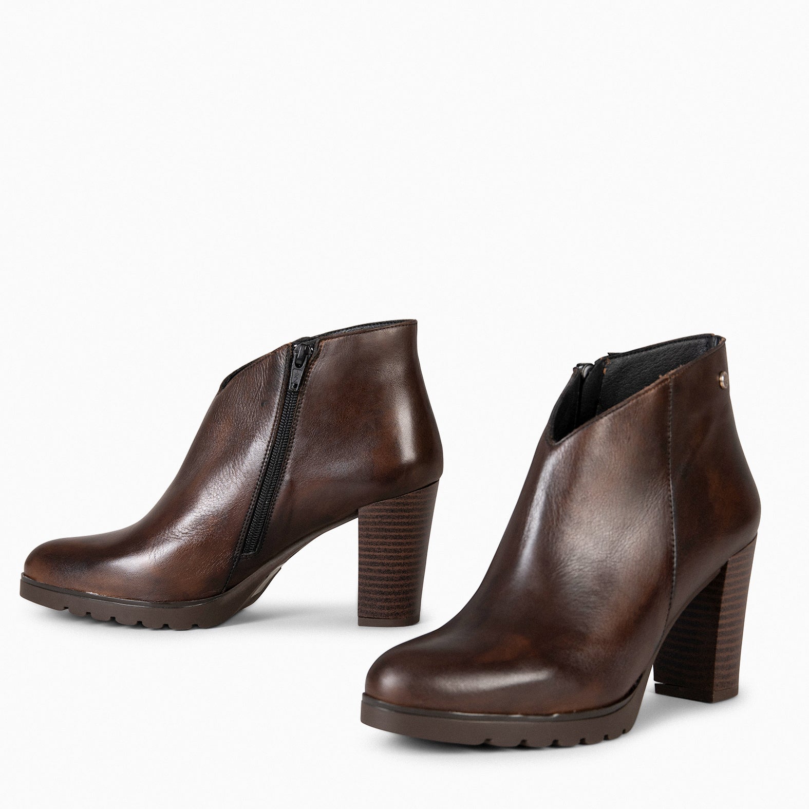 CLASSIC - Botines de mujer con tacón en MARRON