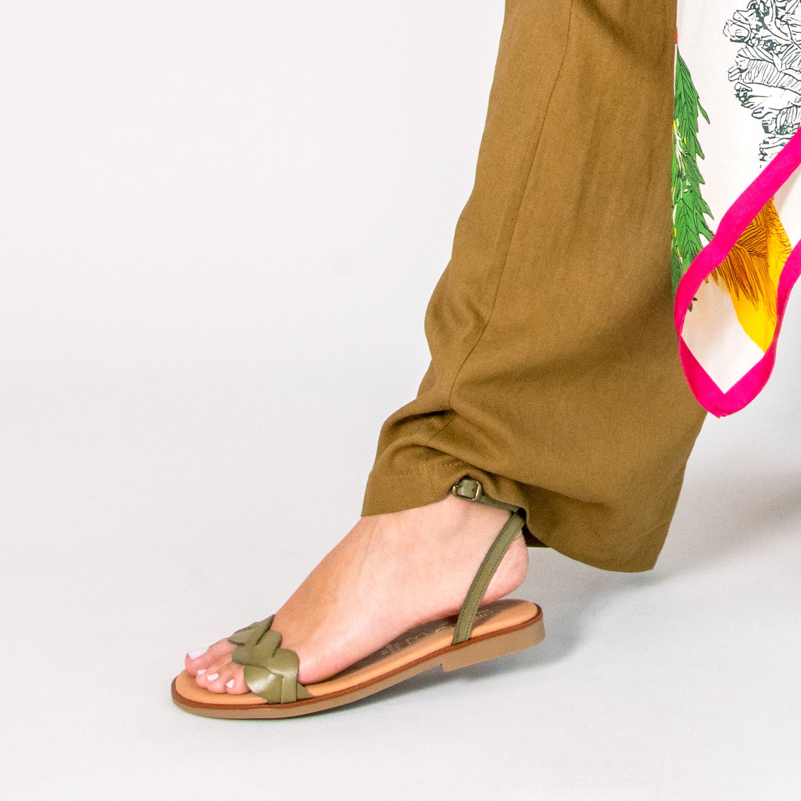 ARECA - KAKHI WOMEN'S FLAT SANDALS