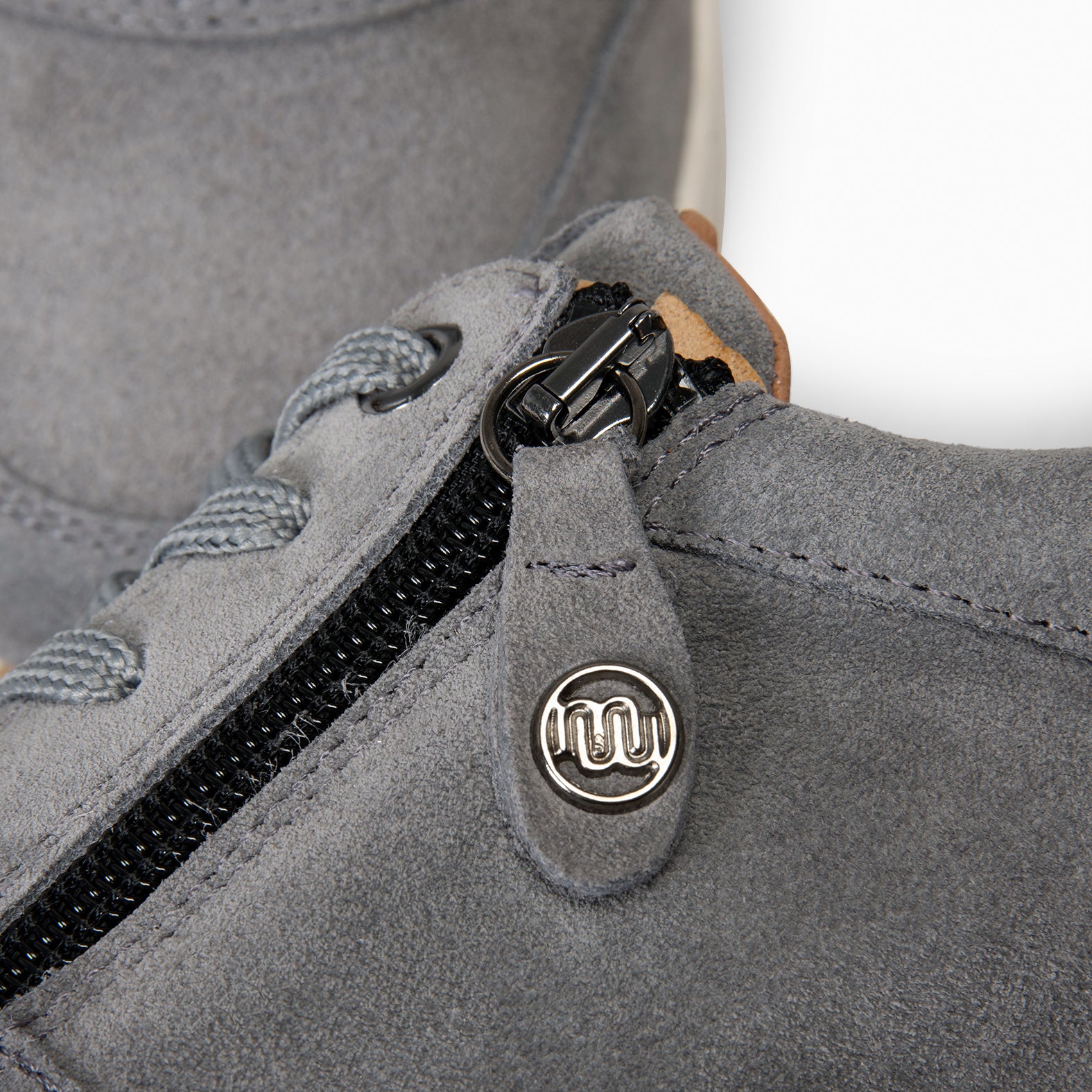 ARLES – Baskets à talon compensé en daim GRIS