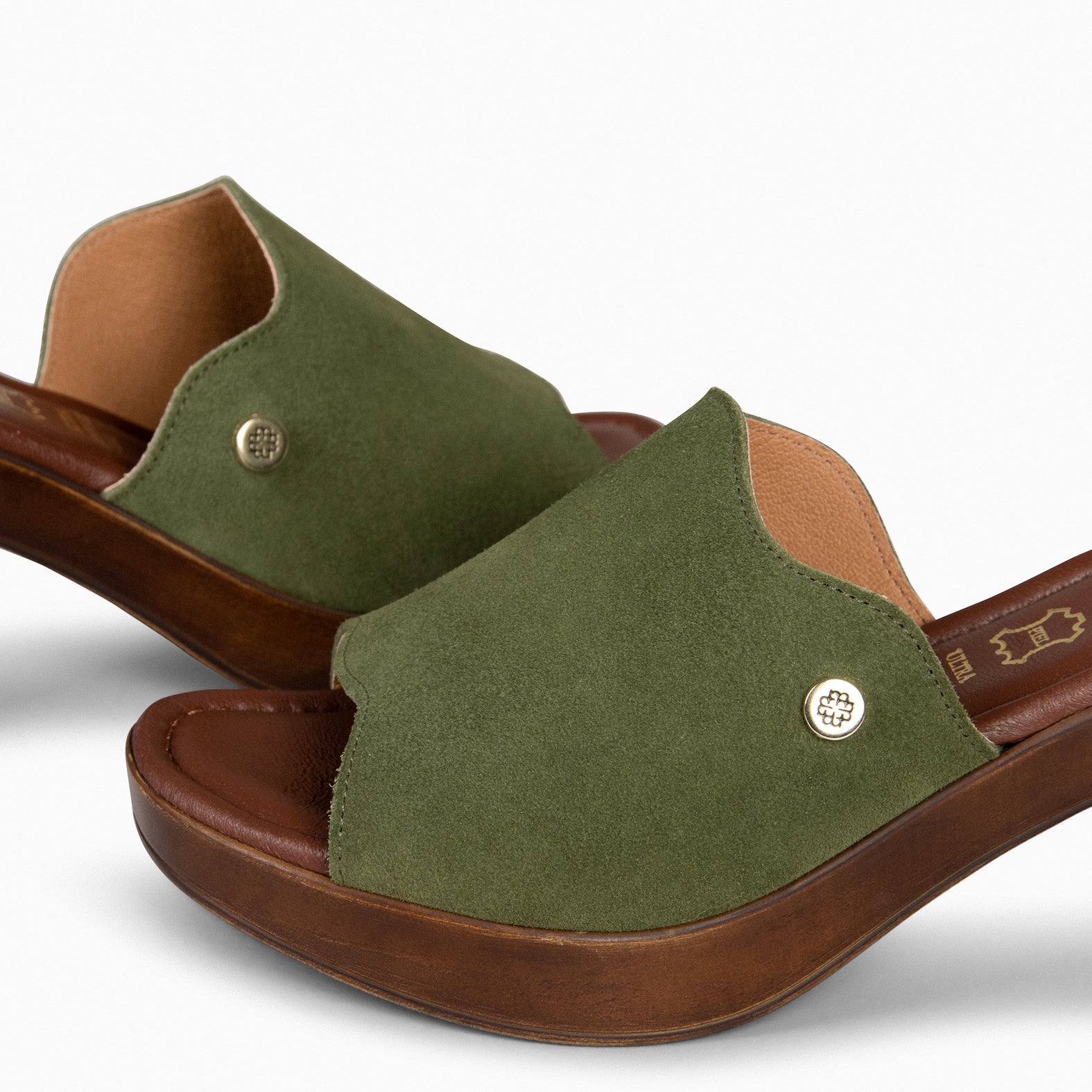 ADELA – Sabots en daim KAKI à bout ouvert