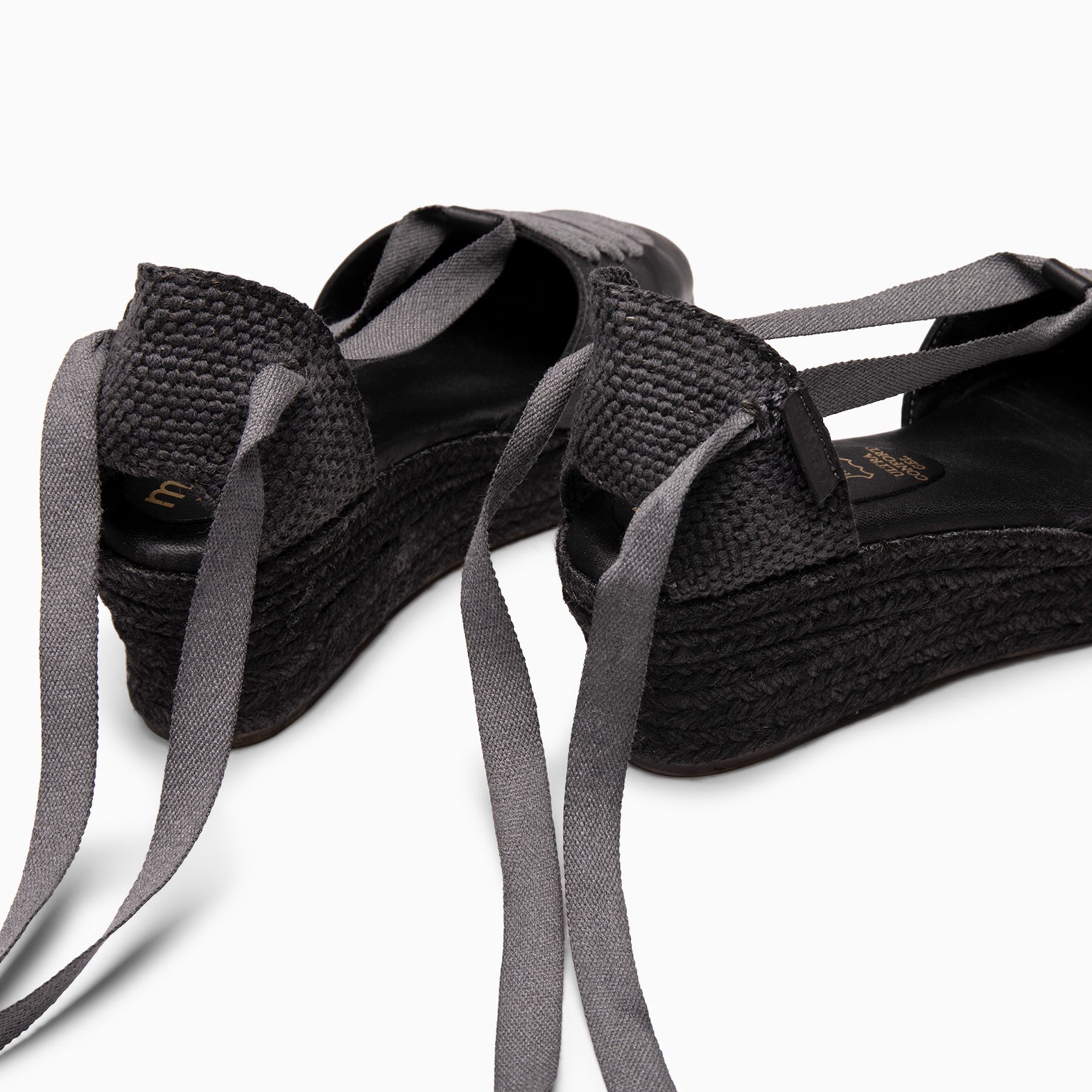NOJA - BLACK Espadrilles with natural dyeing