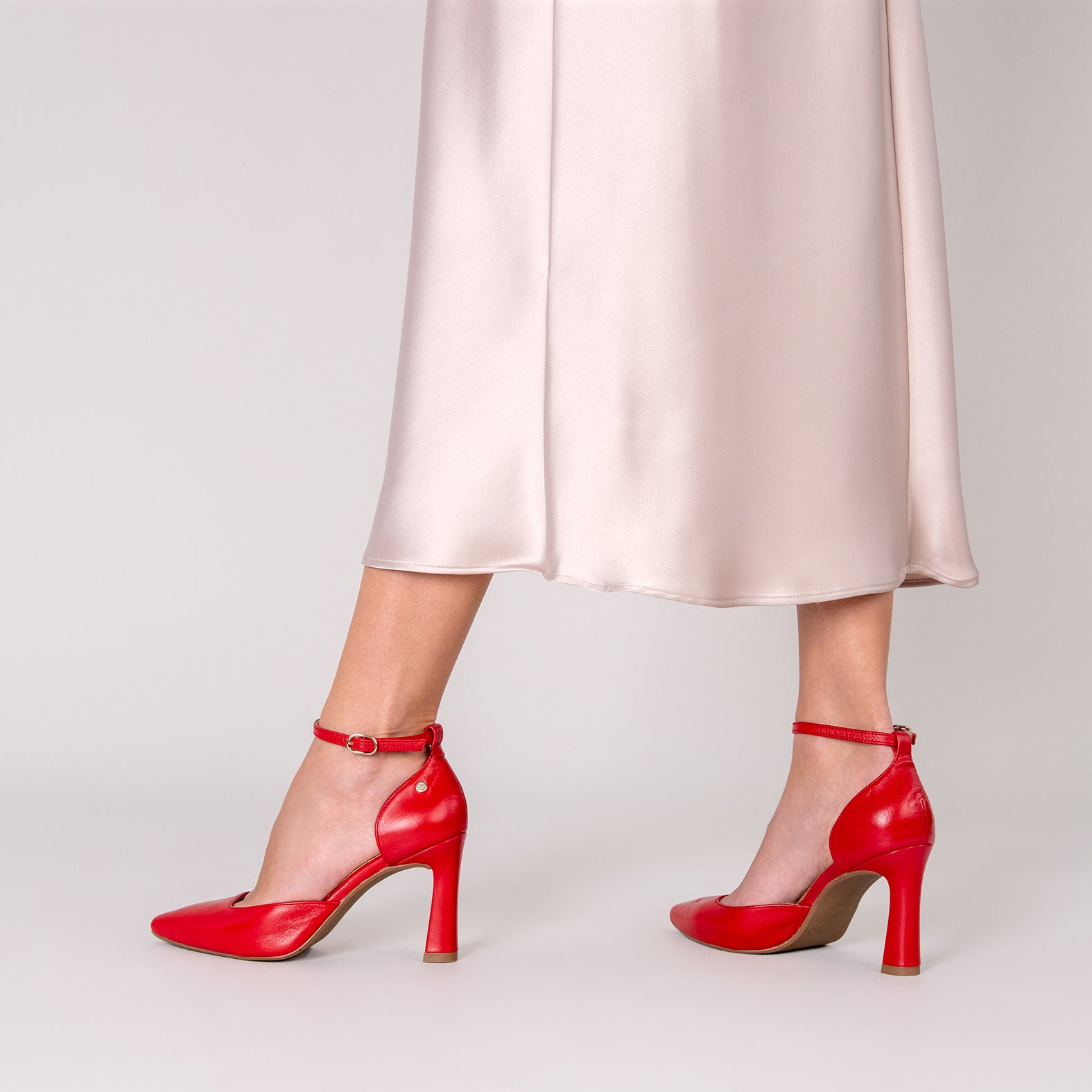 AINHOA - Zapato de tacón punta fina ROJO