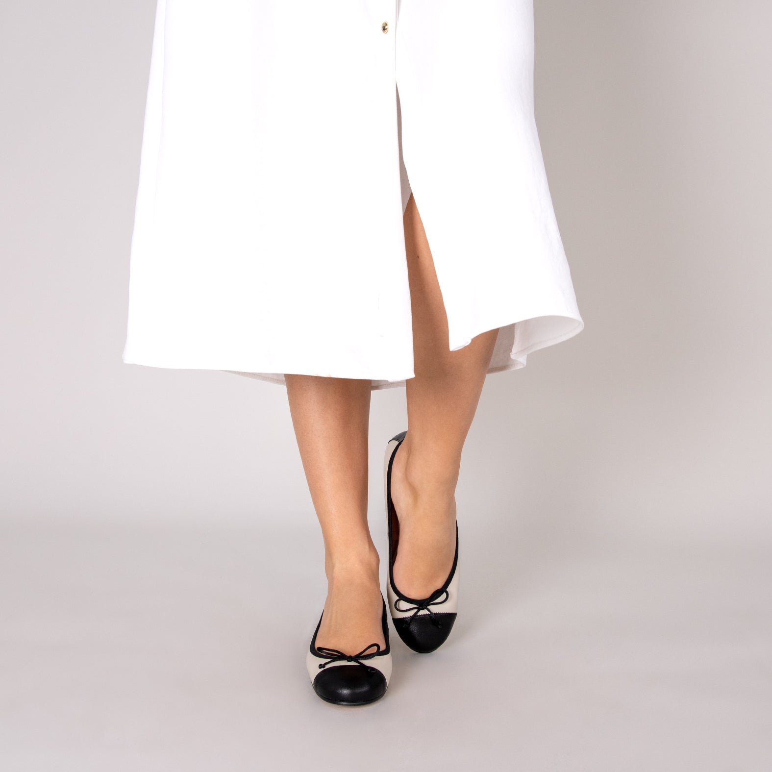 BALLET – WHITE ballerina flats with black toe