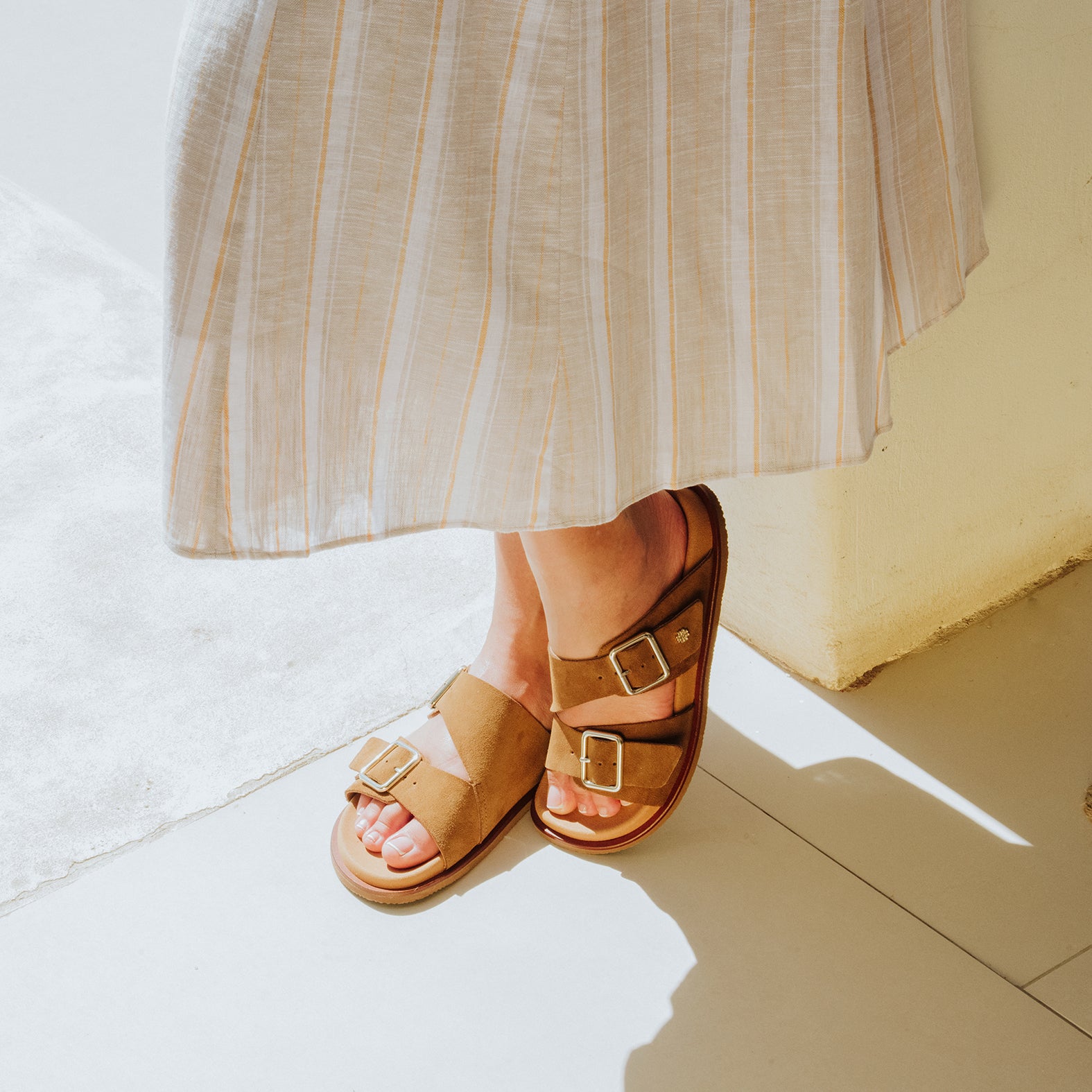 FRIDA - CAMEL Suede slide sandals